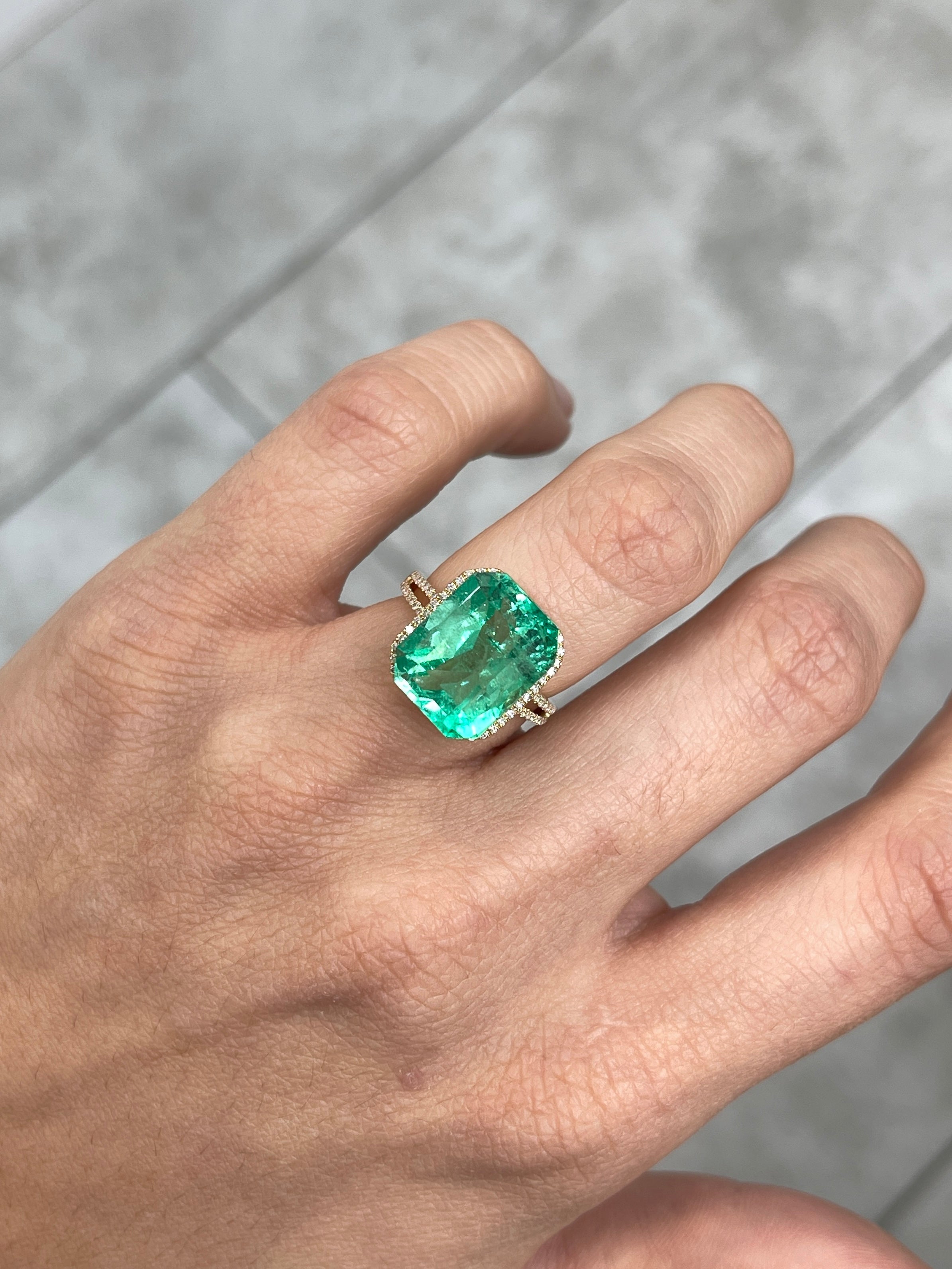 9.51 Carat 14x11mm Genuine Colombian Emerald - Vivid Green Emerald Cut Loose Gemstone for Jewelry Making, Engagement Rings & Luxury Gifts