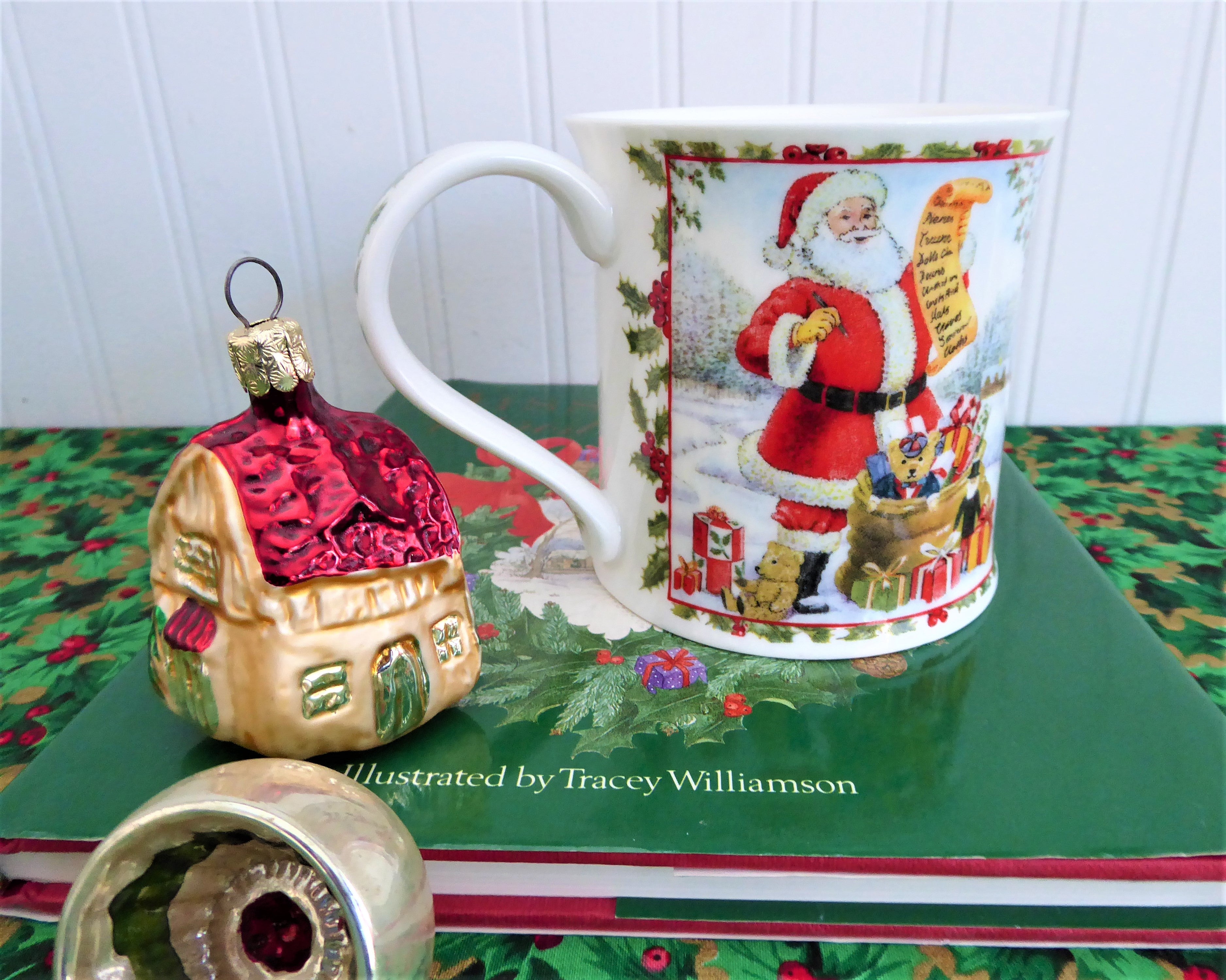 Dunoon Santa Mug - Richard Partis 2007 Christmas Holiday Collectible Ceramic Cup - New With Tags (NWT) Vintage Stock - Perfect for Holiday Decor, Gift Giving & Christmas Tea Time
