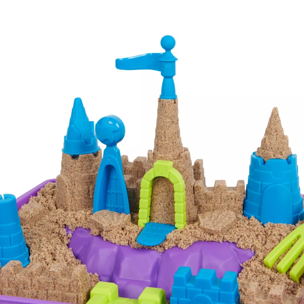 Kinetic Sand Deluxe Beach Castle Playset - Moldable Sensory Sand Toy for Kids, Beach Themed Building Set for Creative Play & Stress Relief - Perfect for Indoor & Outdoor Sandbox Fun