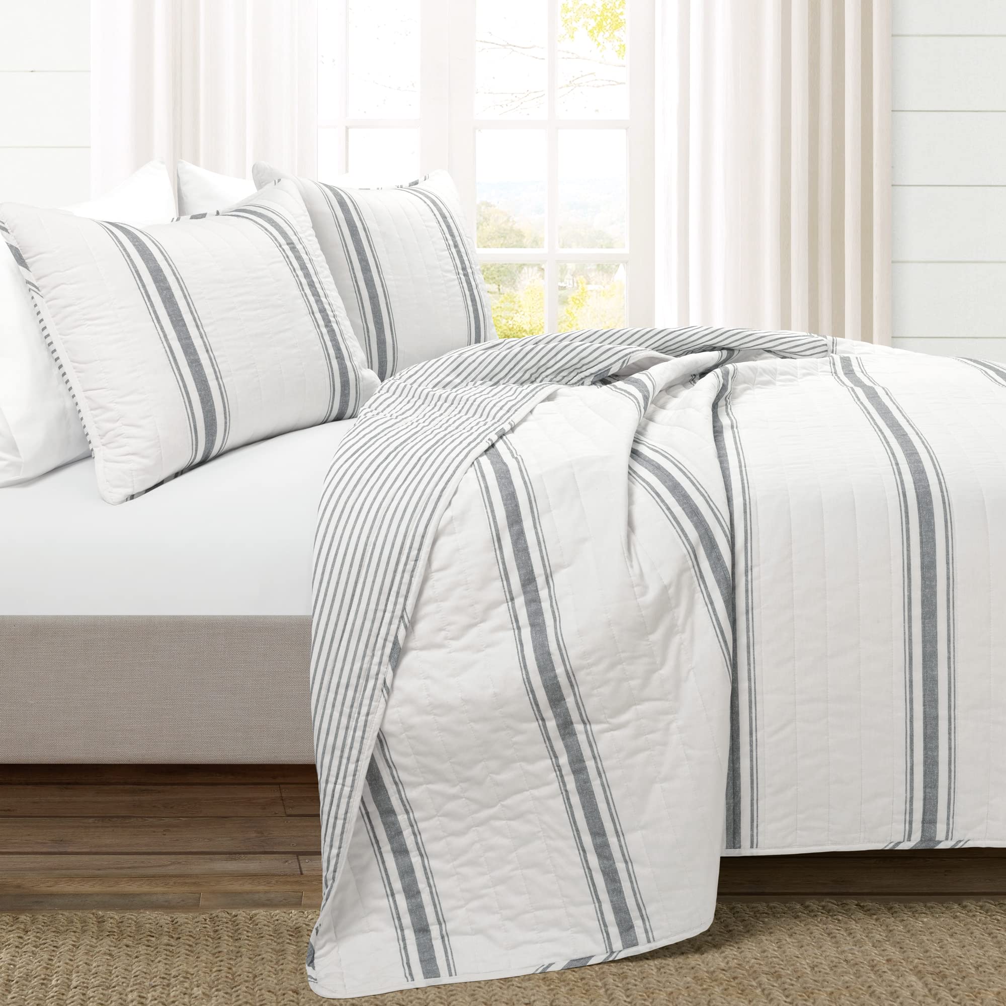 Lush Decor Farmhouse Stripe Reversible Cotton Quilt Set - 3 Piece King Size Bedding in Dark Gray - Cozy & Rustic Farmhouse Decor - Striped Quilt for Modern Farmhouse Bedroom - Perfect for Guest Rooms, Master Bedrooms & Cozy Farmhouse Retreats