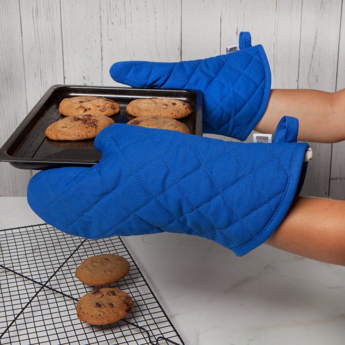Premium Royal Blue Oven Mitt - Heat Resistant Kitchen Glove for Baking, Cooking & Grilling - Perfect for Home Chefs & Holiday Cooking
