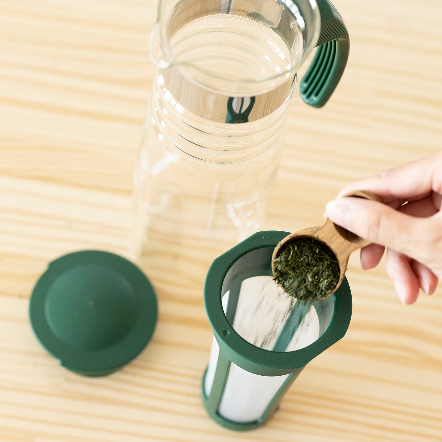 Hario 1.2L Heat-Resistant Glass Iced Tea Maker with Handle - Perfect for Brewing Cold Brew Tea, Iced Coffee & Refreshing Summer Drinks at Home or Office
