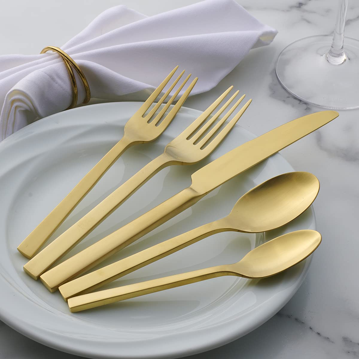 Oneida Chef's Table Champagne 20-Piece Everyday Flatware Set - 18/0 Stainless Steel Silverware for 4 - Elegant Dining & Entertaining - Perfect for Dinner Parties, Family Meals & Special Occasions
