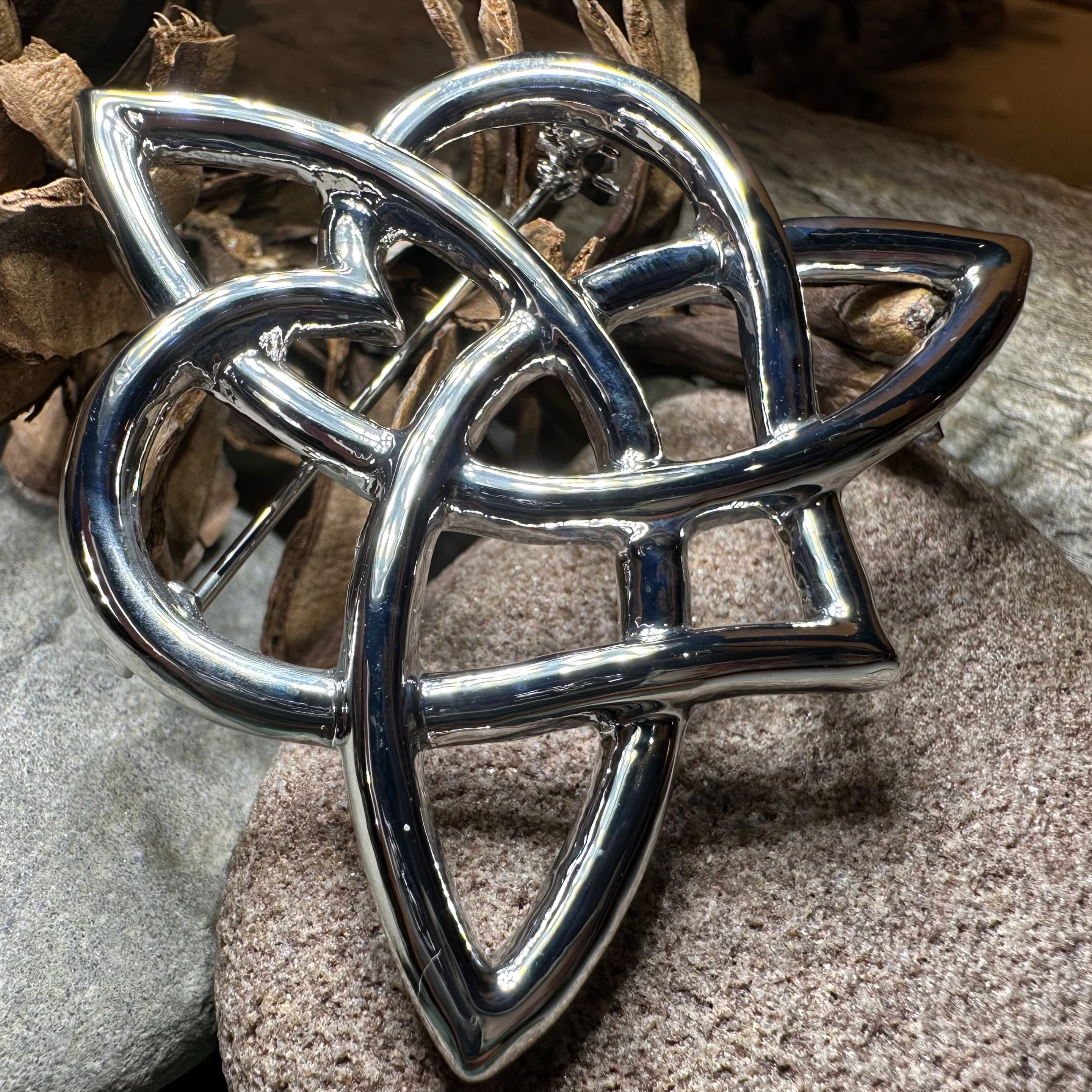 Celtic Love Knot Brooch - Sterling Silver Irish Claddagh Pin for Women - Perfect for Weddings, Anniversaries & Celtic Heritage Gifts