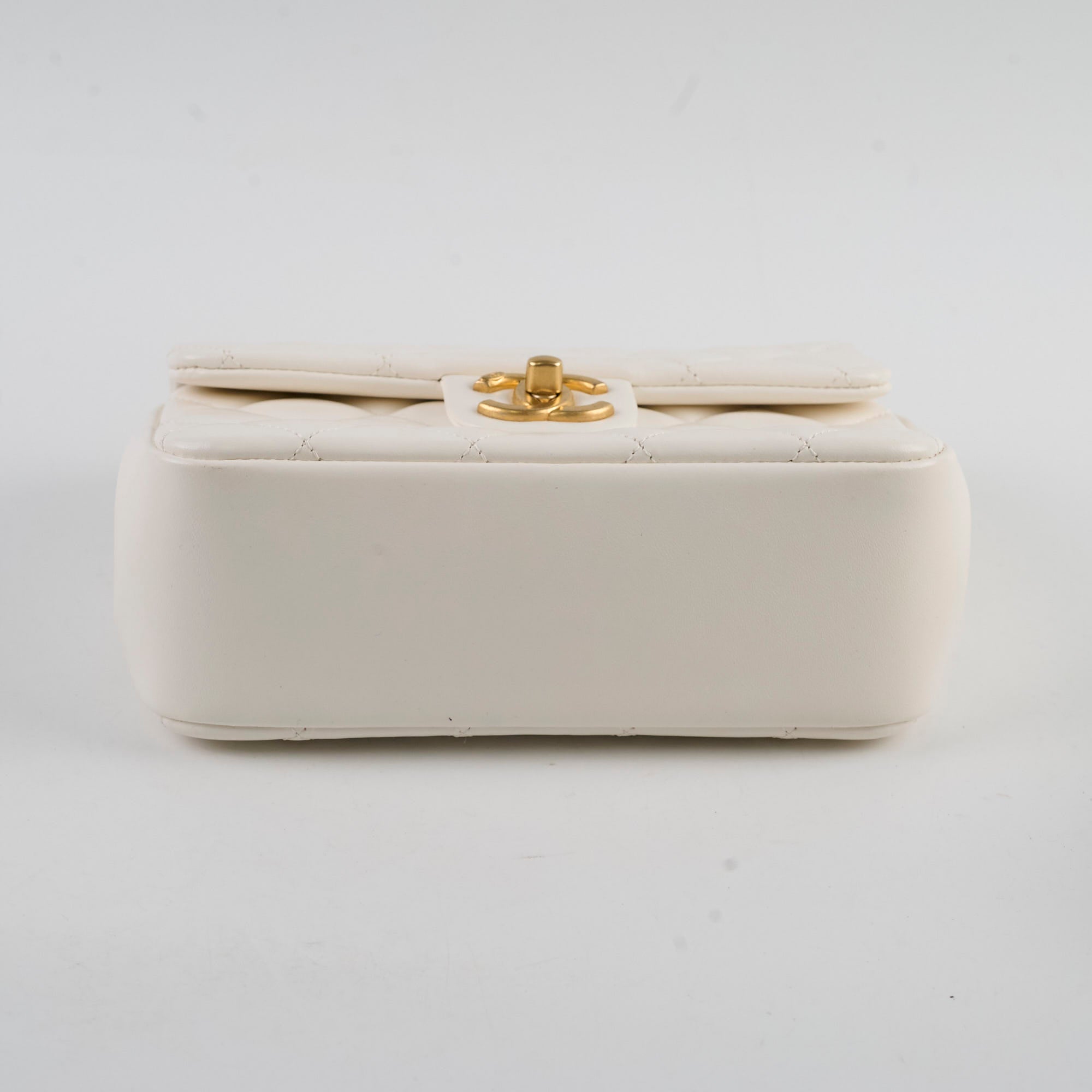 Chanel Square Seasonal Pearl Flap Bag in White Lambskin Leather with Microchip - Luxury Designer Handbag for Women, Perfect for Parties, Weddings & Special Occasions