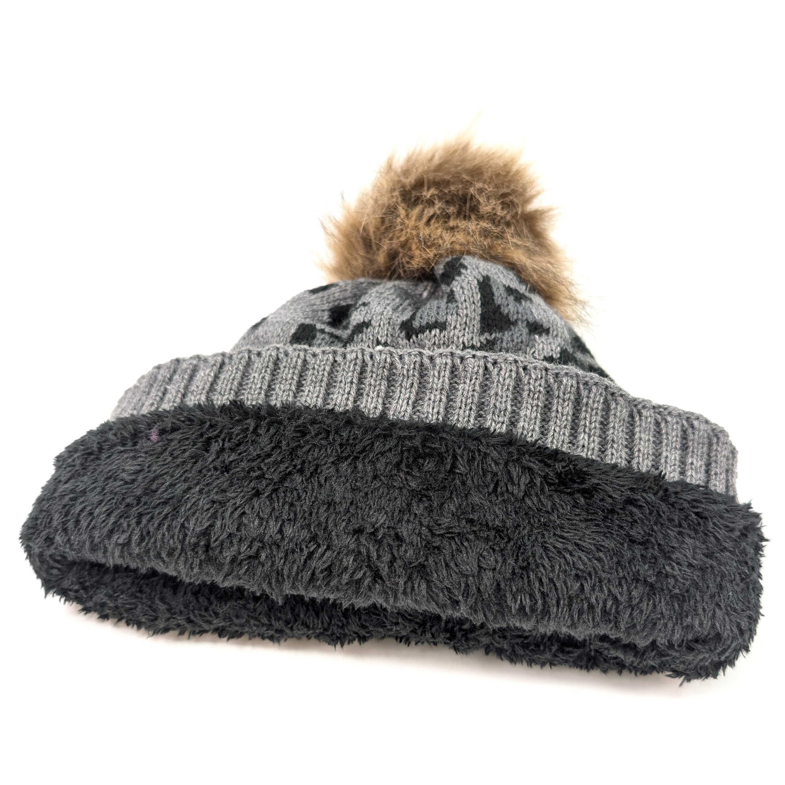 Fashionable Grey Animal Print PomPom Beanie - Cozy Winter Hat for Women & Men - Perfect for Outdoor Activities, Skiing, and Casual Wear