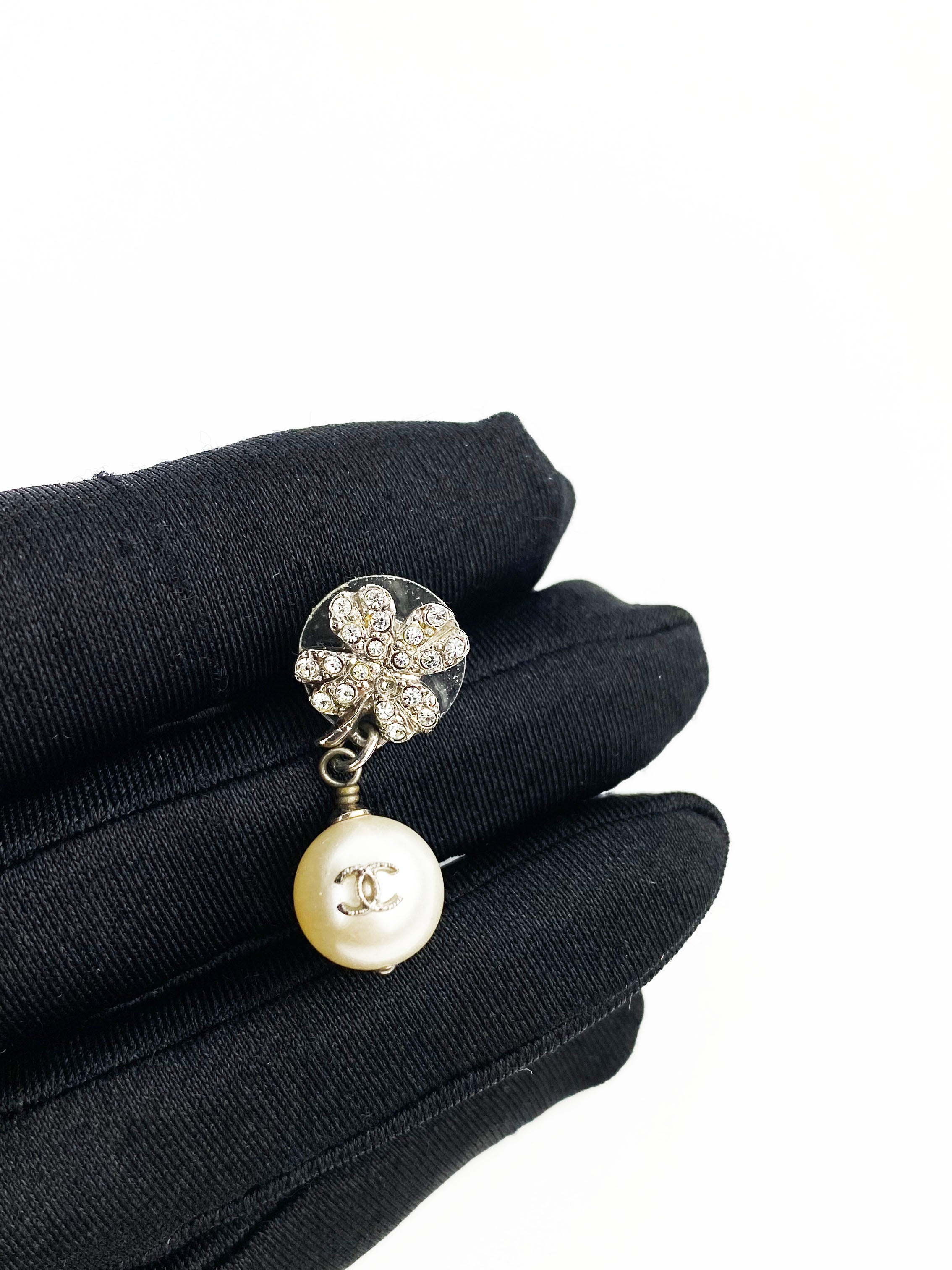 Chanel Boucles Pearl Drop Earrings - Luxury Fashion Jewelry for Women, Elegant Pearl Dangle Earrings for Parties, Weddings & Special Occasions