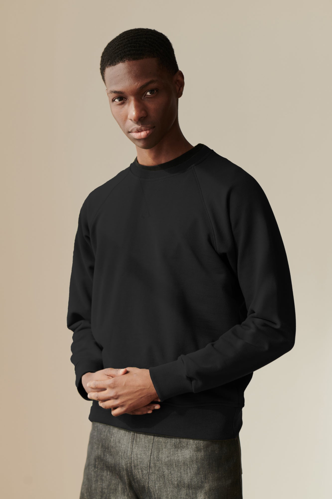 Men's Black Raglan Sweatshirt - Comfortable Long Sleeve Pullover for Casual Wear, Gym & Street Style