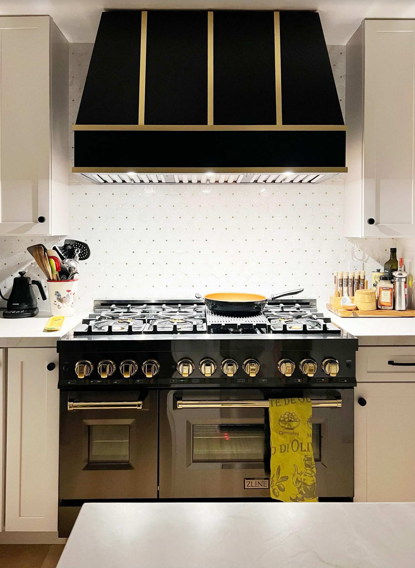 Custom Stainless Steel Tapered Kitchen Hood with Adjustable Straps - Model H31 for Szymon | Professional Range Hood for Home & Commercial Kitchens
