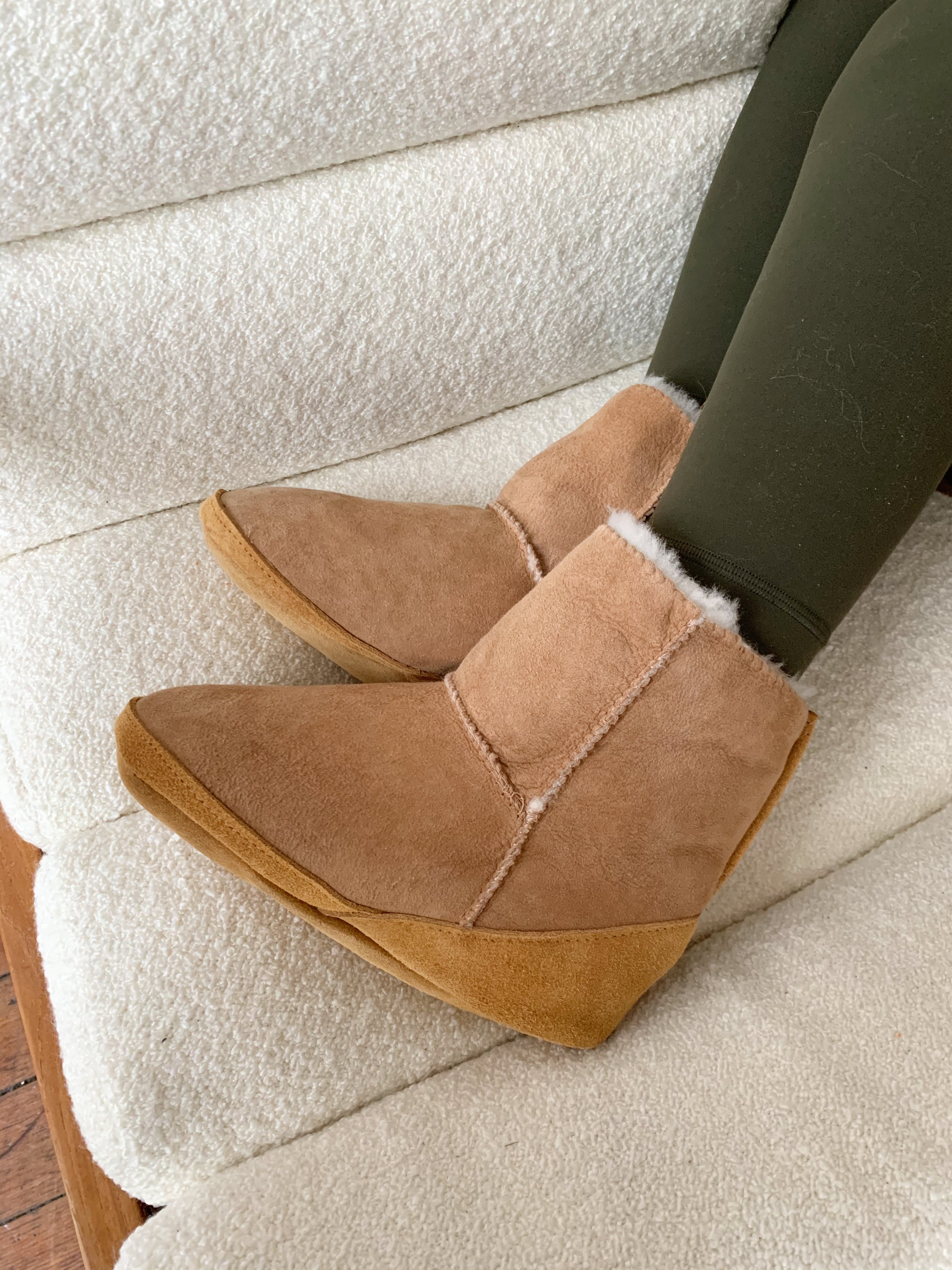 Premium Sheepskin Health Cabin Boots - Soft & Comfortable Winter Boots for Indoor & Outdoor Use - Perfect for Home, Spa, and Relaxation