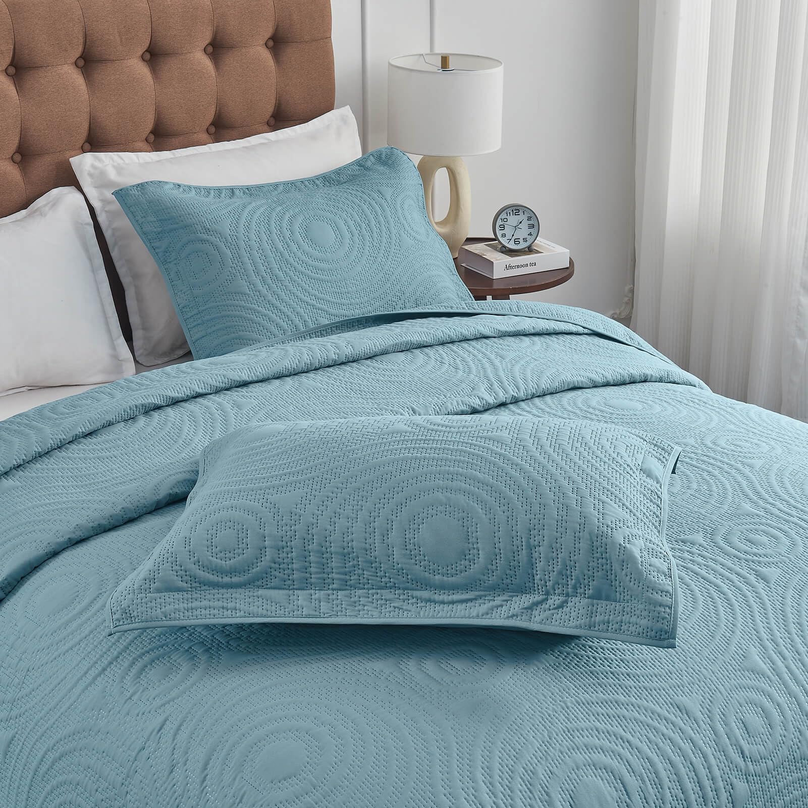 Oversized King Bedspread 128x120 Inches - Lightweight Quilt Set for Extra Tall/Wide King or California King Bed - Includes 1 Quilt & 2 Pillow Shams - Soft Blue Bedding - Perfect for Master Bedrooms, Guest Rooms & Luxury Hotels