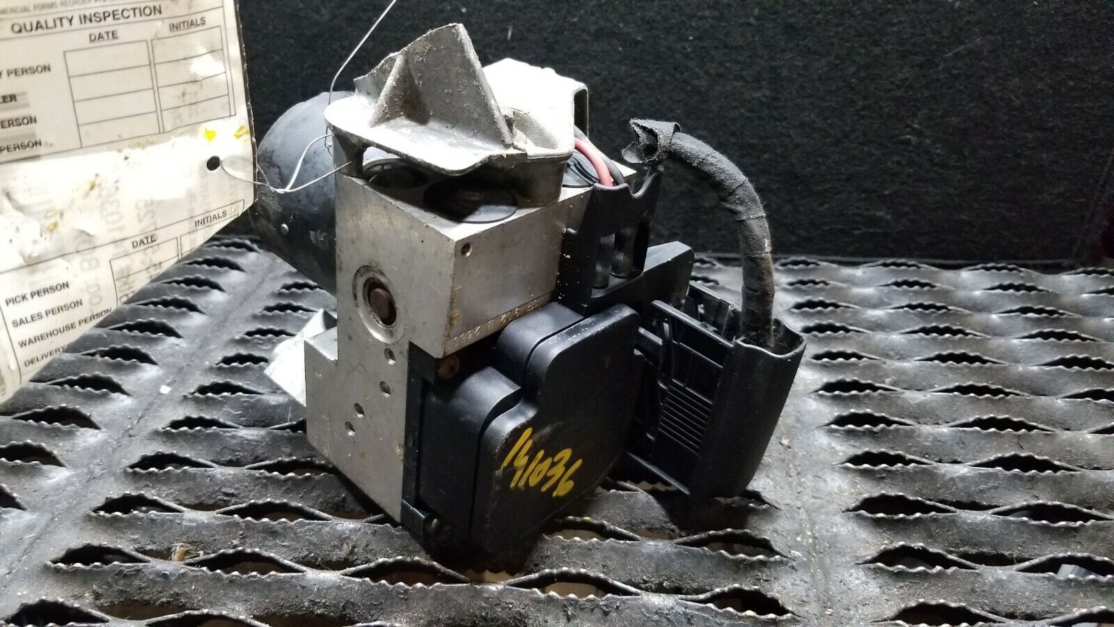 2001 Mercedes-Benz S430 ABS Pump with Anti-Lock Brake Module OEM #79 - Perfect for S-Class Brake System Repair & Maintenance