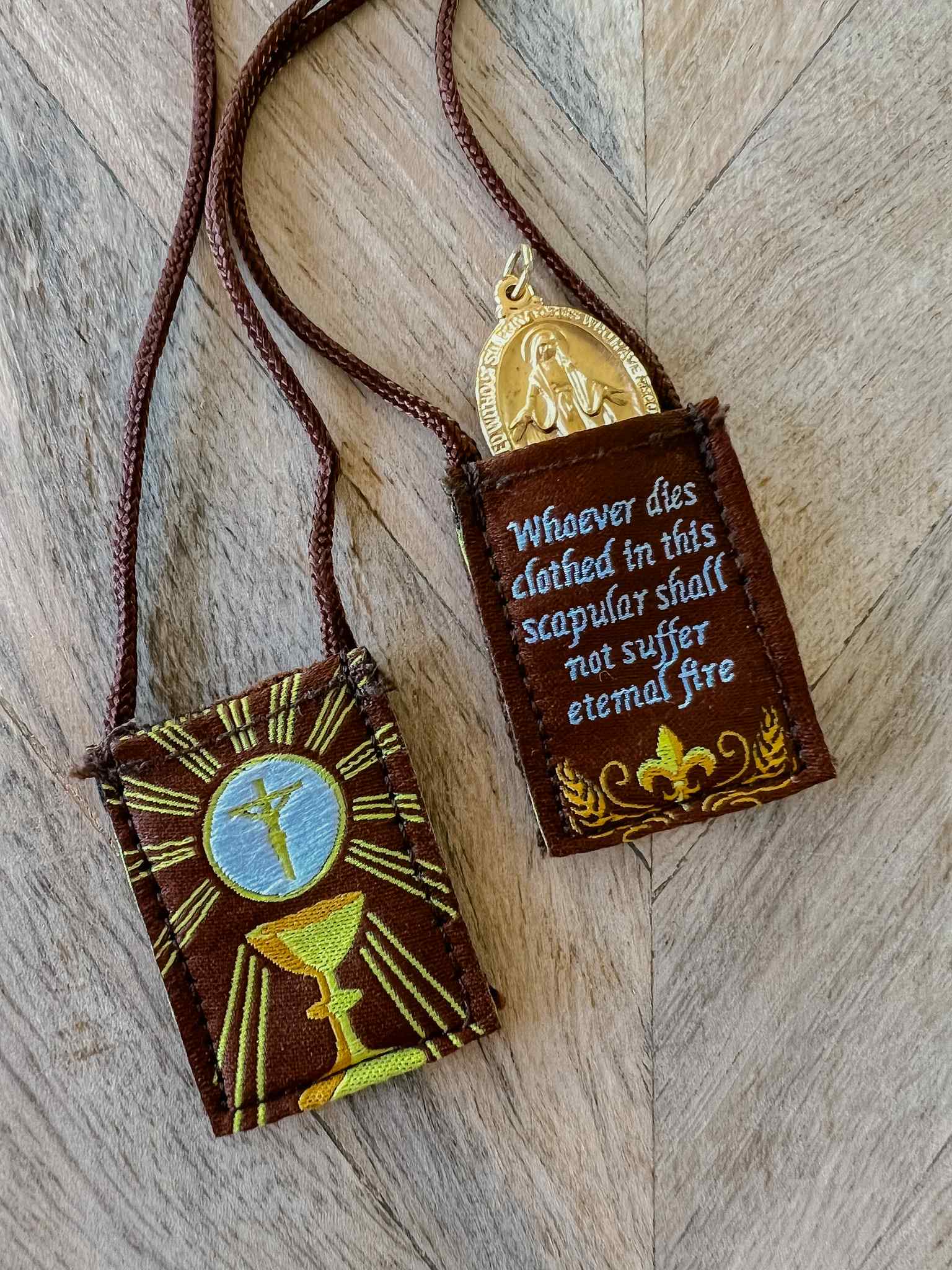 Kids Brown Scapular with Gold Trim - Religious First Communion Gift for Children - Perfect for Church, Prayer & Special Occasions