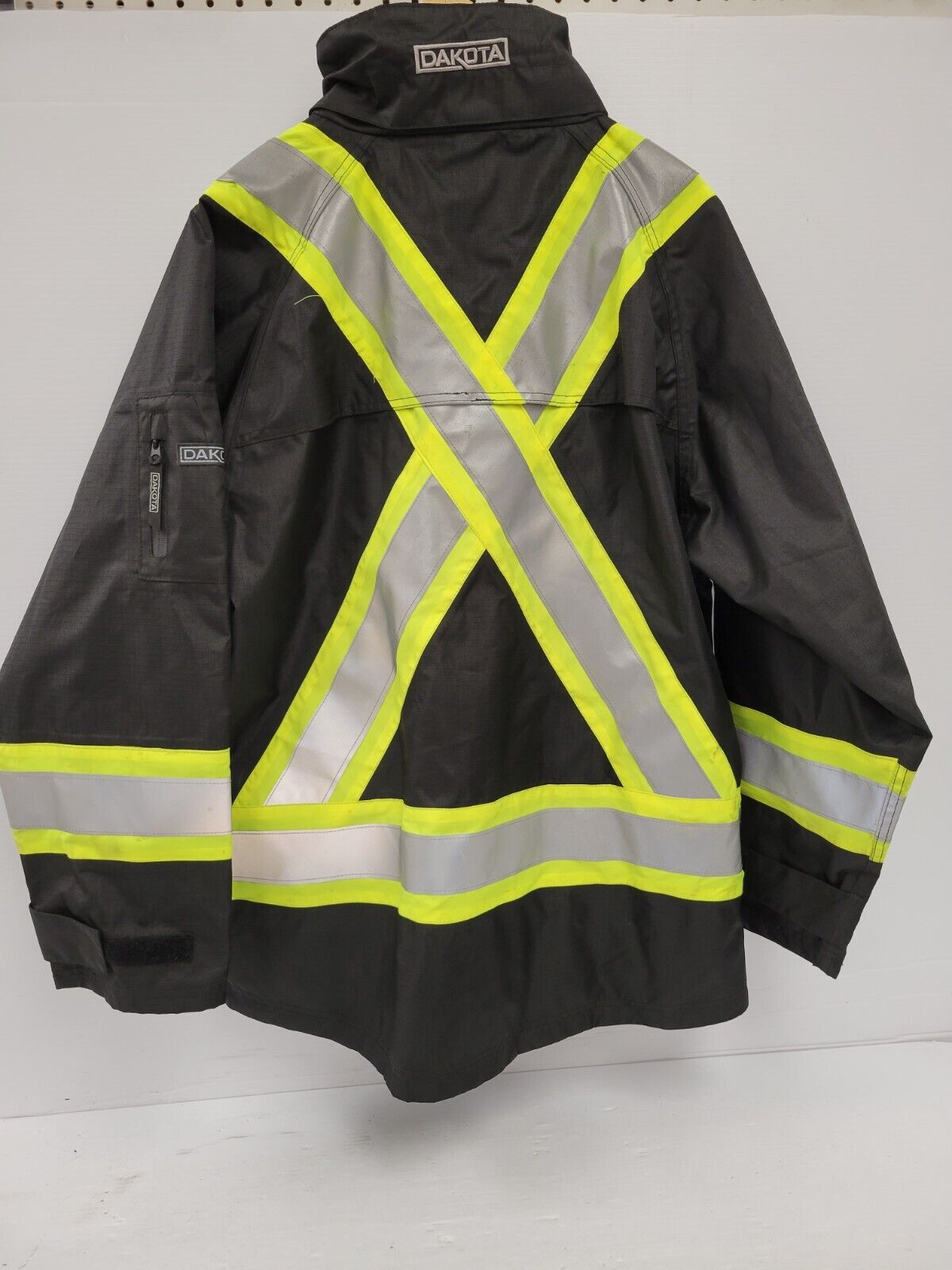 Dakota Work Jacket for Men - Size M, Durable & Comfortable Workwear for Construction, Farming & Outdoor Jobs