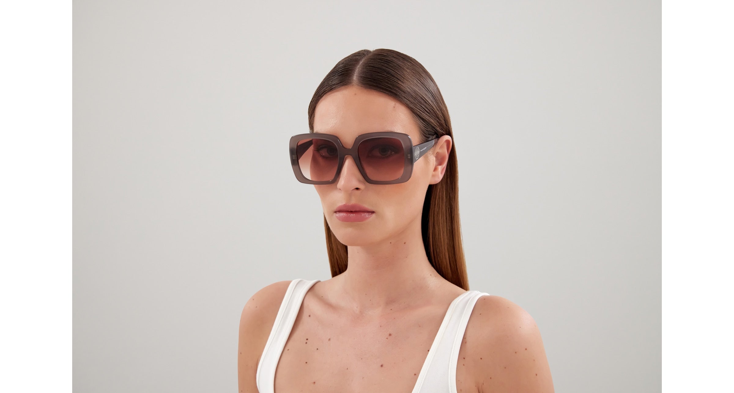 Alexander McQueen AM0378S Sunglasses - Luxury Designer Shades for Women & Men, UV Protection, Stylish Aviator Frames for Outdoor, Travel & Fashion