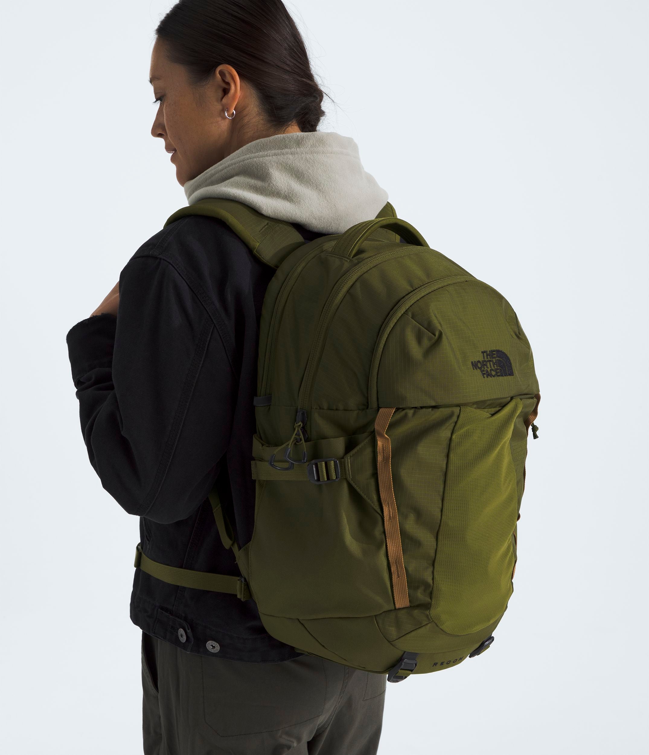 The North Face Women's Recon Backpack - Lightweight Hiking Daypack for Outdoor Adventures, Travel & Commuting - Durable Water-Resistant Laptop Backpack with Padded Shoulder Straps