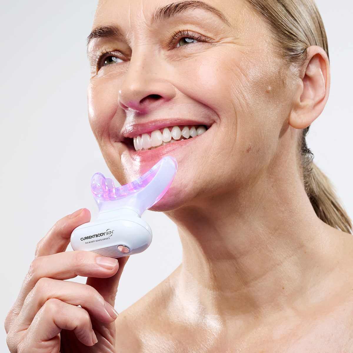 CurrentBody Skin Teeth Whitening Kit - Professional LED Light & Gel for Brighter Smile - Perfect for Home Use, Special Occasions & Confidence Boost