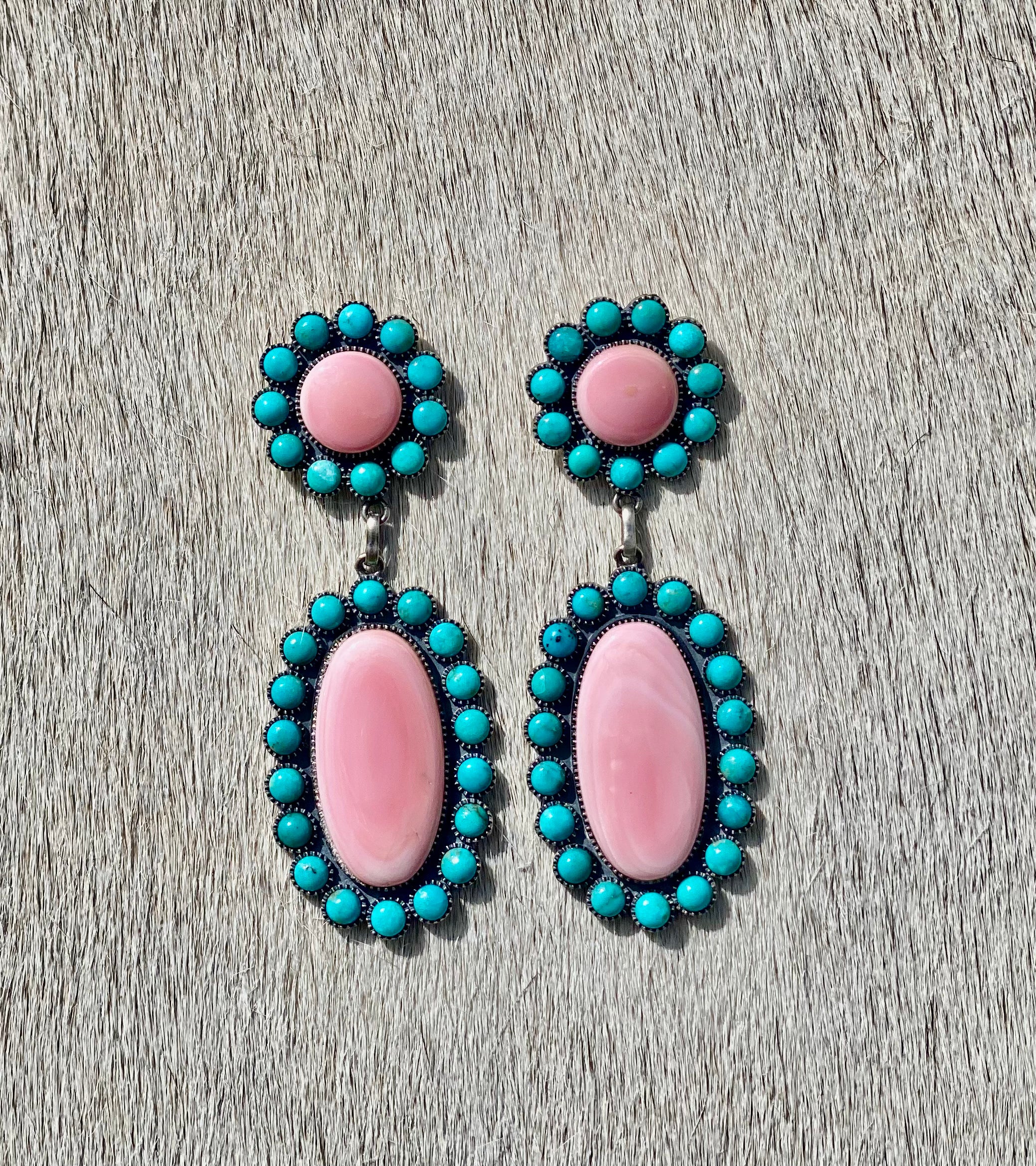 Exquisite Turquoise and Shell Flower Post Earrings for Women – Perfect for Boho, Beach, and Summer Outfits