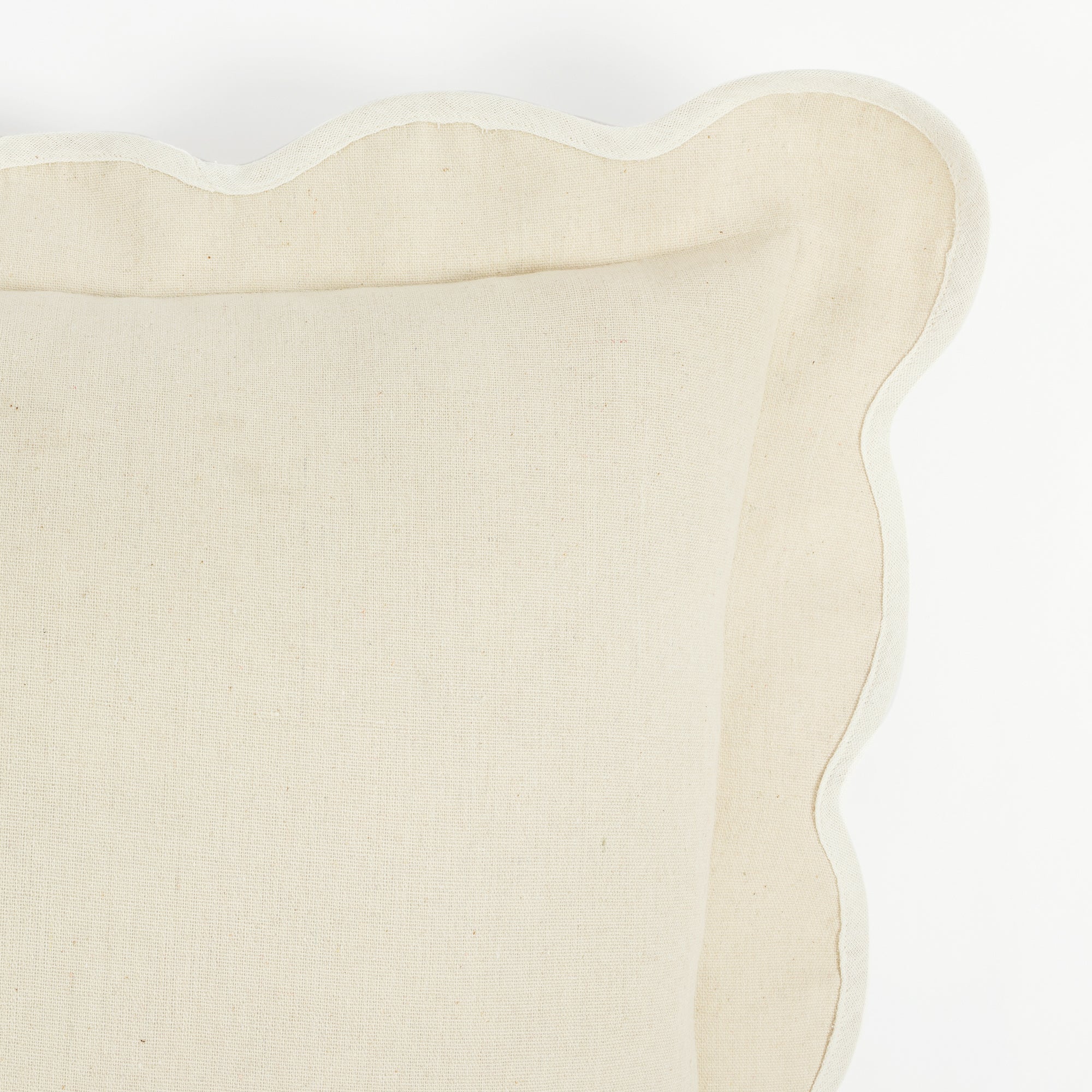 Coastal Chic Scalloped Edge Throw Pillow Cover - Decorative Cushion Case for Beach House, Boho Bedroom & Farmhouse Decor