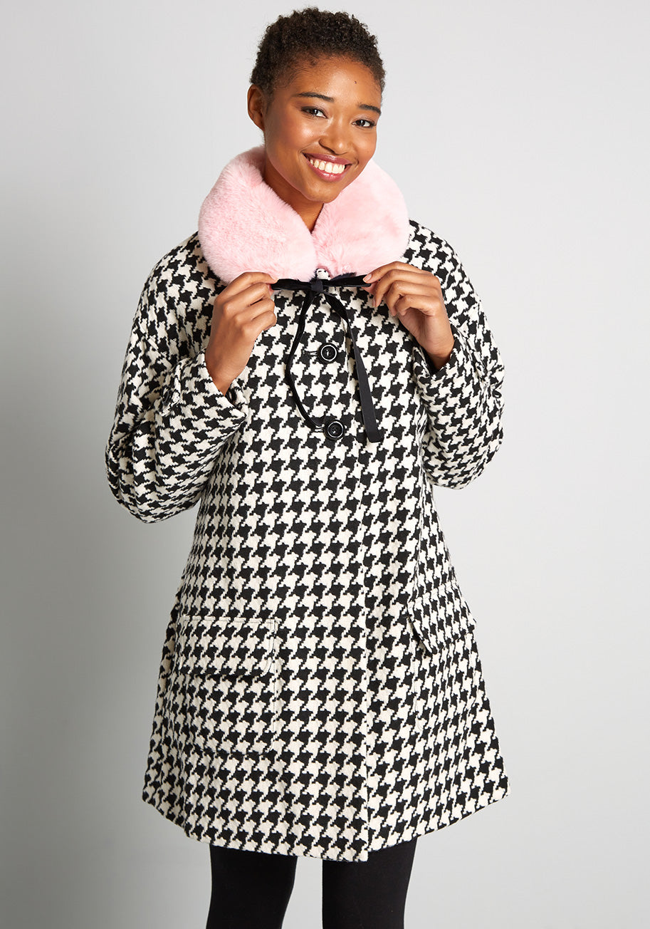 Vintage Faux Fur Collar Coat for Women - Retro Ice Skating Jacket with Warm Faux Fur Lining | Perfect for Winter Skating, Ice Rink Dates & Cold Weather Fashion
