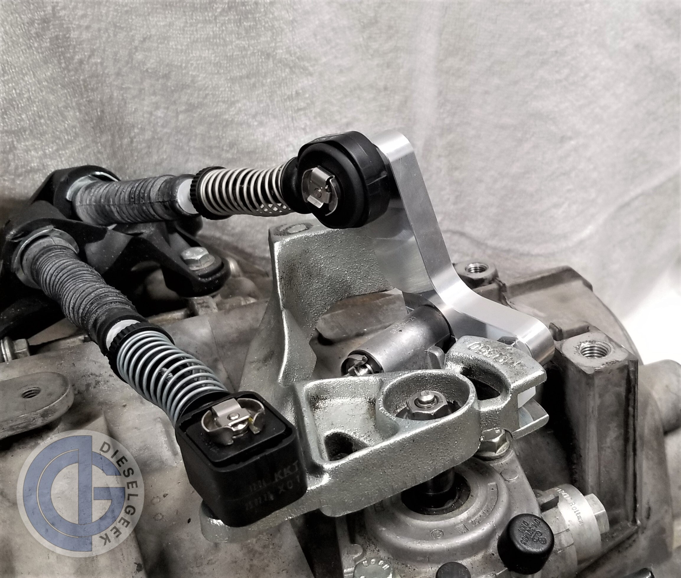 High-Quality Billet Aluminum Side-to-Side Reduction Bracket for 2008+ 6-Speed Cars - Perfect for Performance Upgrades & Transmission Modifications