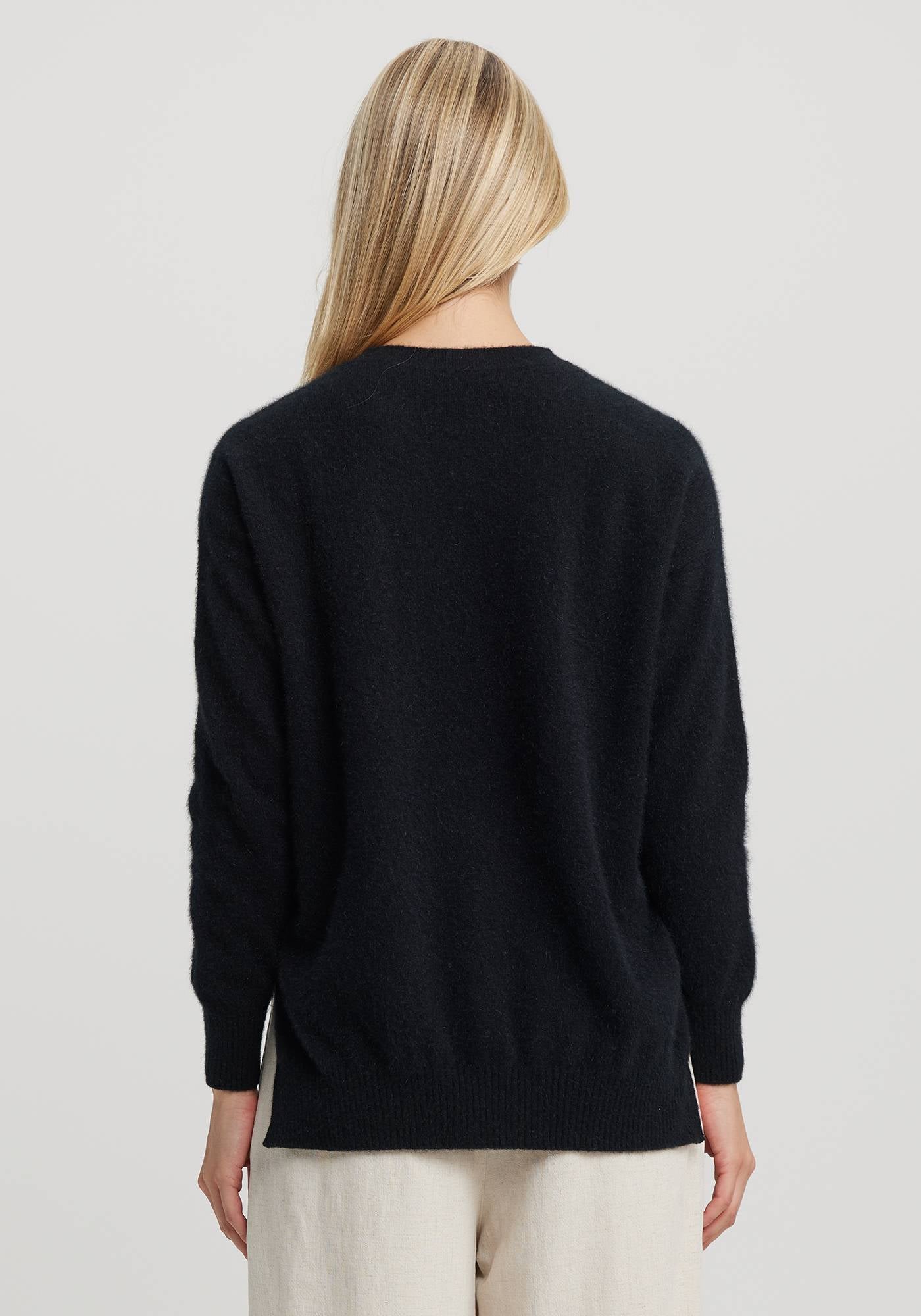 Cozy Relax Crew Sweater for Women & Men - Soft Casual Pullover for Fall & Winter - Perfect for Lounging, Travel & Outdoor Activities