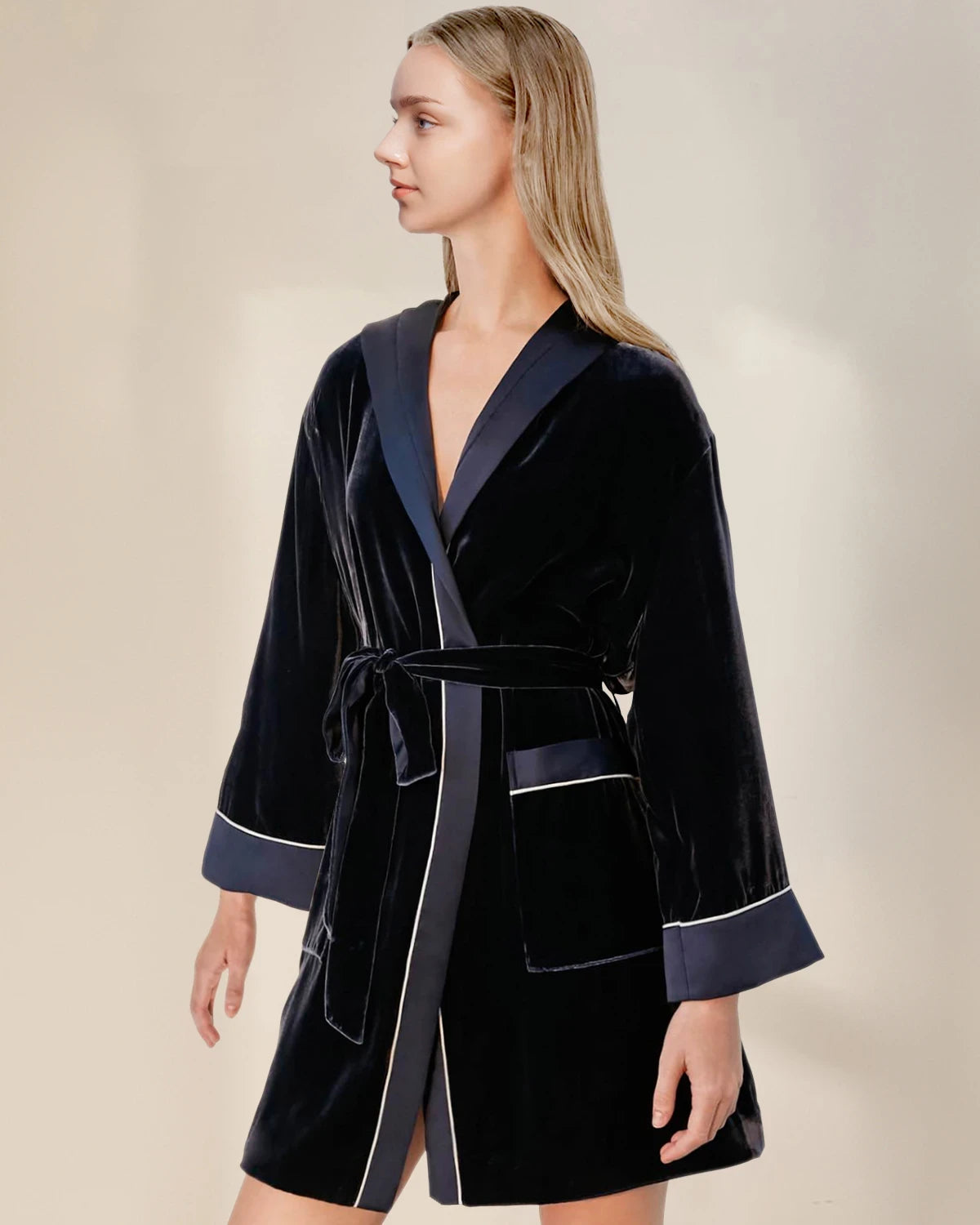 Luxury Women's Hooded Silk Velvet Robe - Soft Plush Bathrobe for Spa, Lounge & Home Relaxation