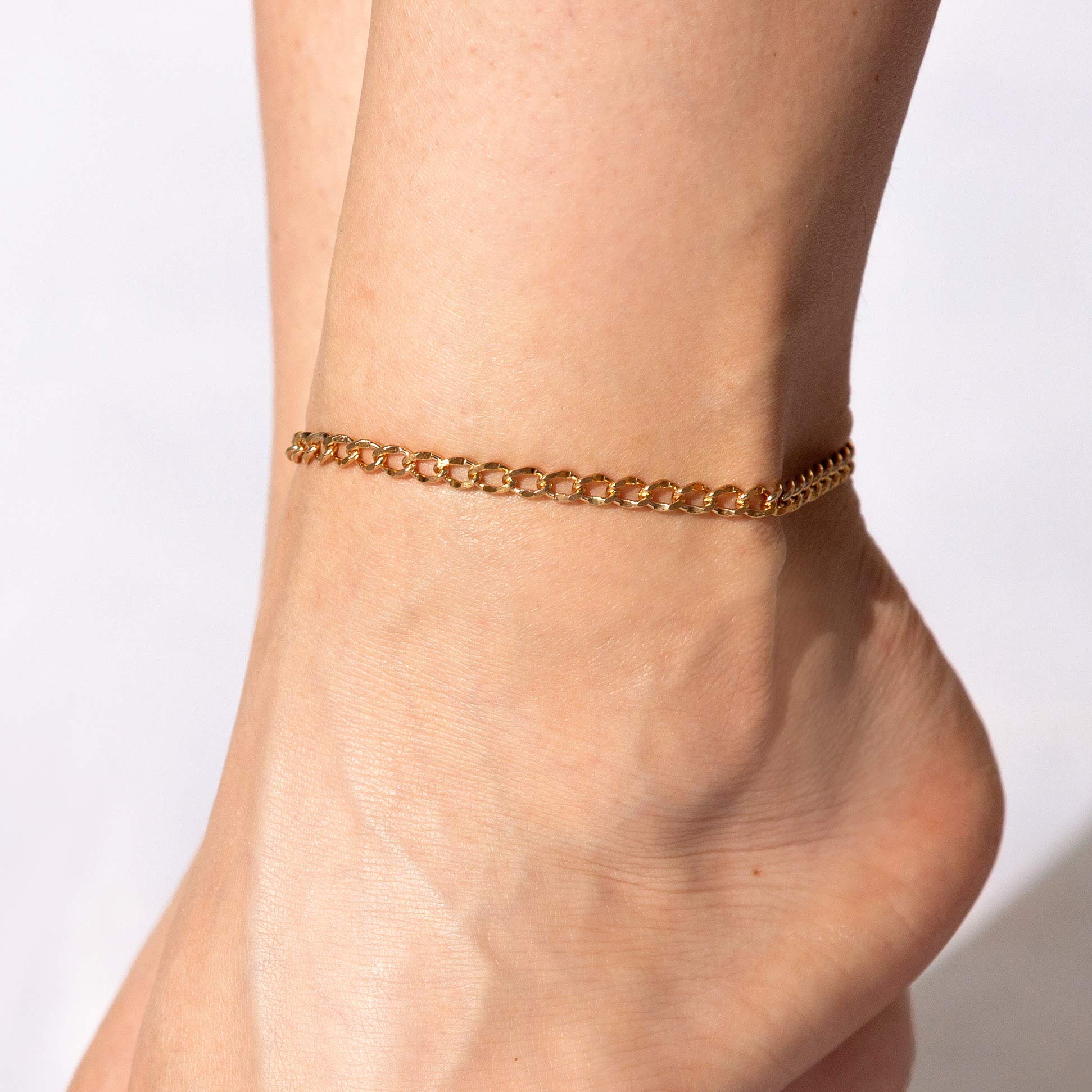 LIFETIME JEWELRY 24K Gold Plated Women's Diamond Cut Curb Link Ankle Bracelet - Elegant Anklet for Everyday Wear, Parties & Special Occasions