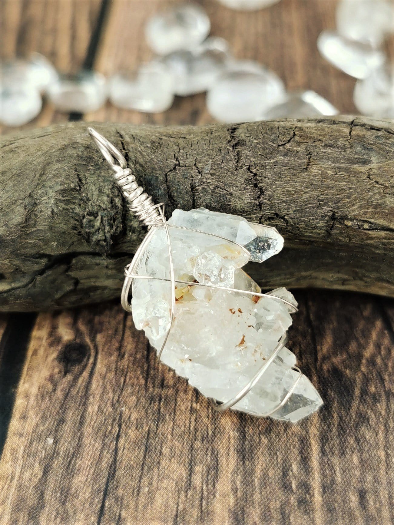 Natural Arkansas Quartz Cluster Pendant Necklace - Healing Crystal Jewelry for Women, Spiritual Energy Protection - Perfect for Meditation, Yoga & Gift Giving