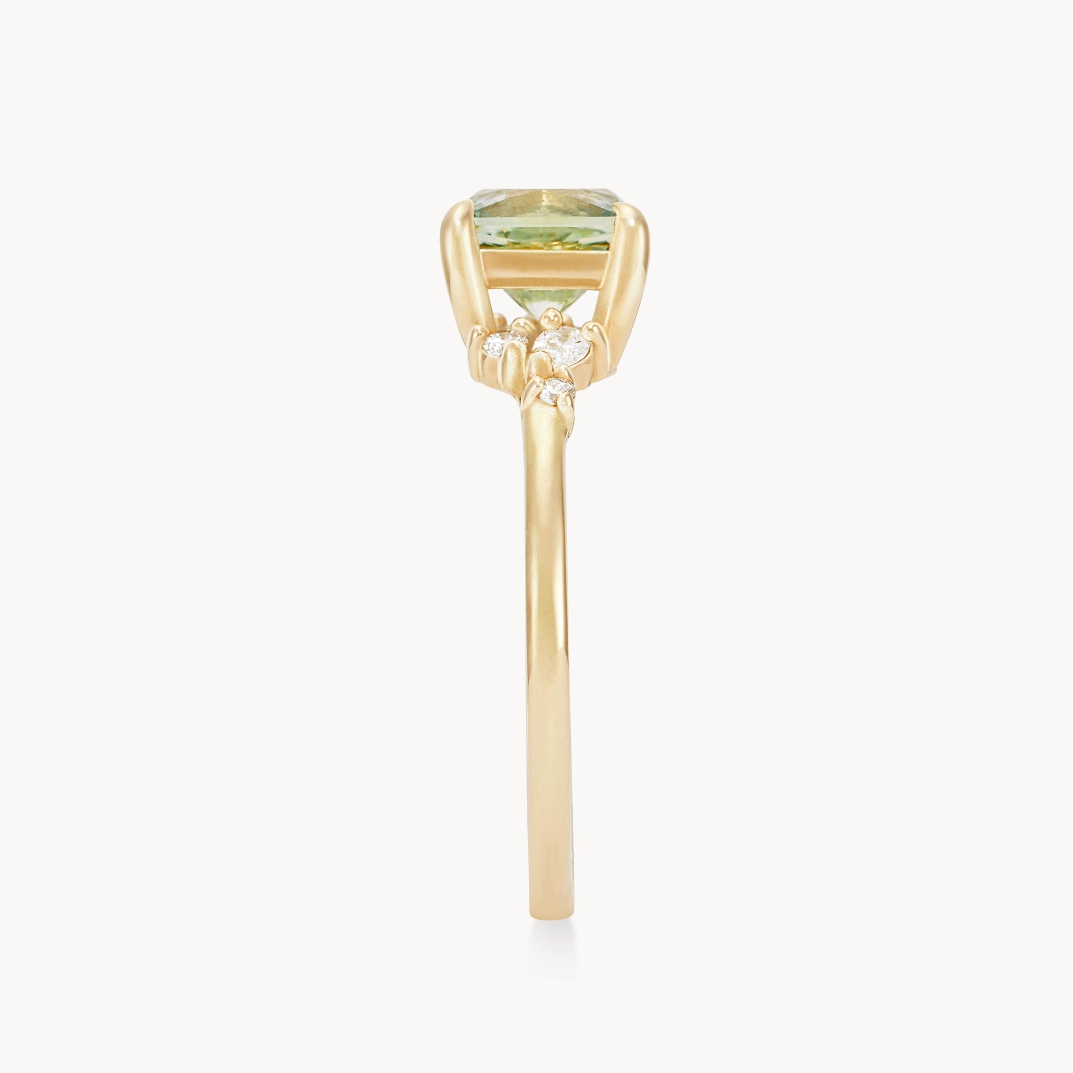 Valley of Dreams Unique Princess Cut Sapphire Ring in 14K Yellow Gold – Perfect for Weddings, Anniversaries & Special Occasions