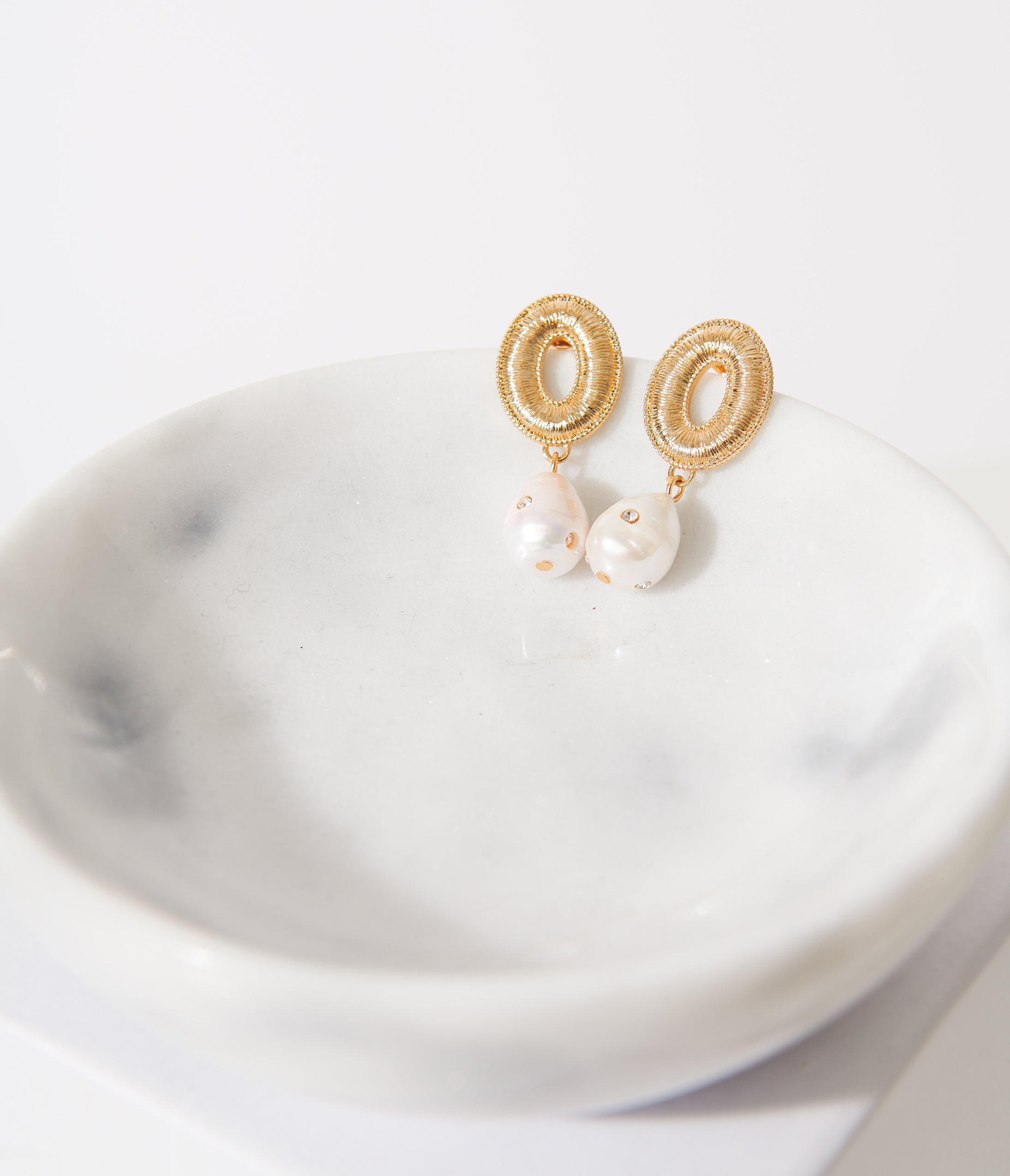 Vintage 1950s Gold Baroque Pearl Earrings – Antique Style Dangle Earrings for Women, Bridal, Wedding & Special Occasions