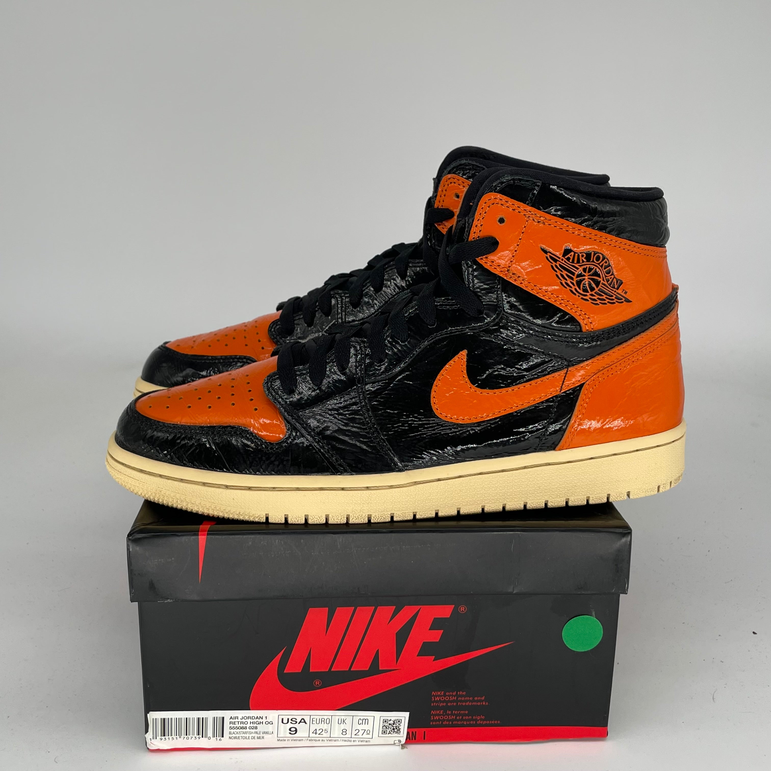 AIR JORDAN 1 SHATTERED BACKBOARD 3.0 Sneakers - Men's Size 9 (555088-028) - Retro High OG Basketball Shoes for Streetwear & Casual Style