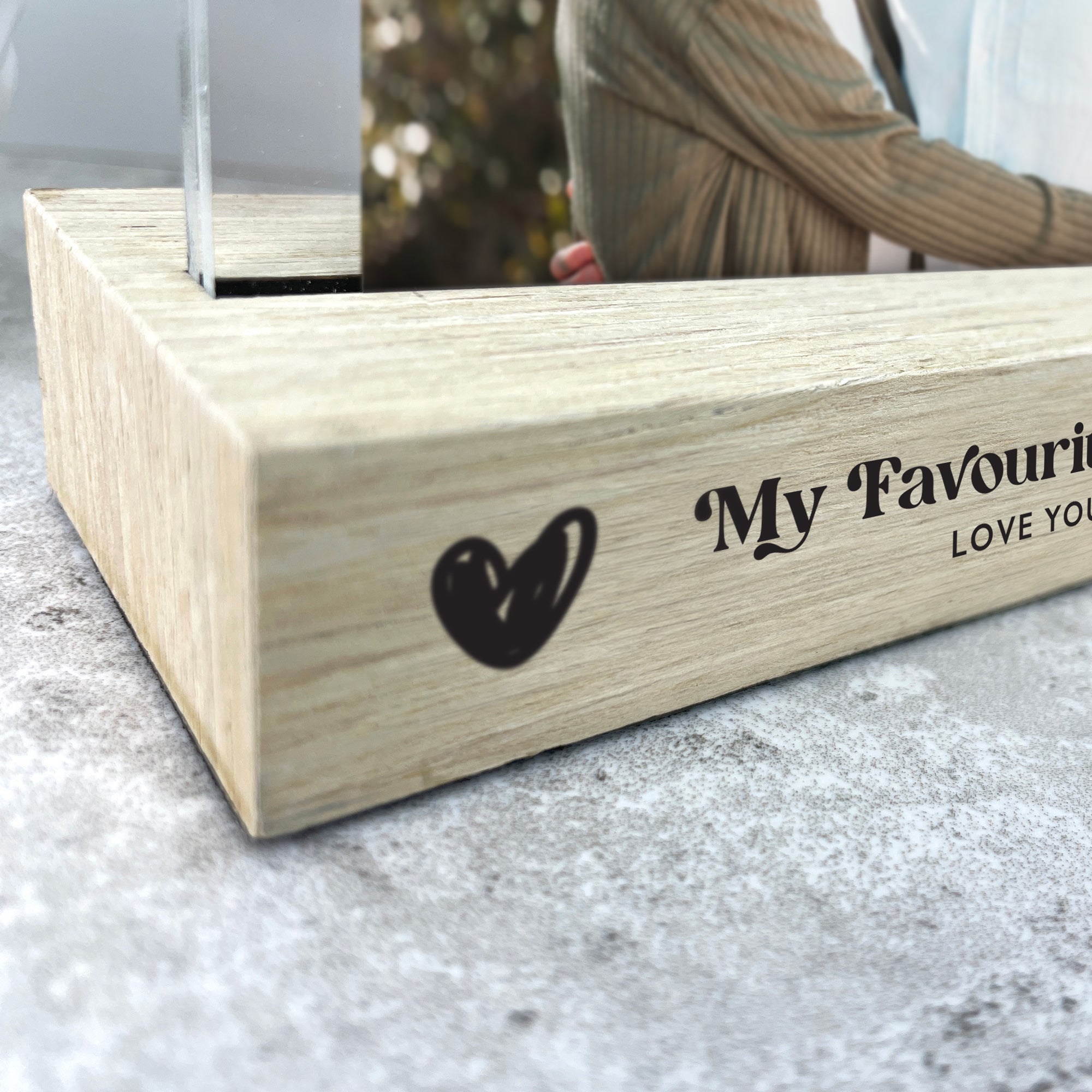 Personalized 'My Favorite Child Gave Me This' 6x4 Wooden Photo Frame - Perfect for Family Photos, Mother's Day Gifts & Home Decor