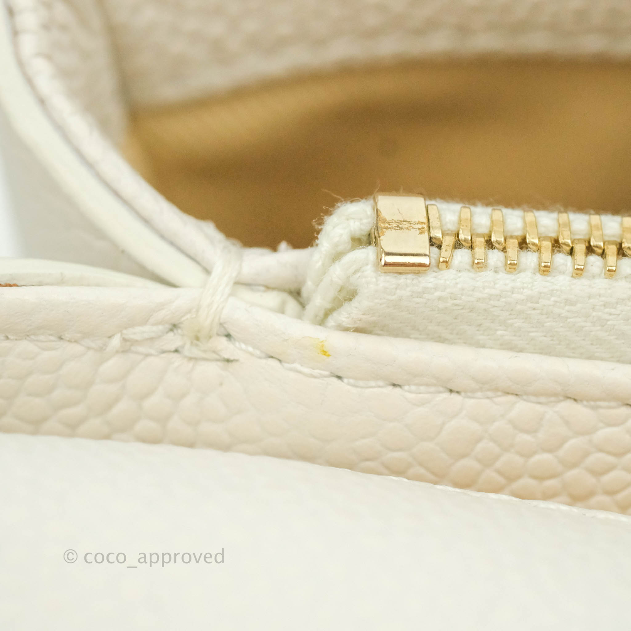 Chanel Chic Affinity Small Grained Calfskin Crossbody Bag in Ivory with Gold Hardware - Perfect for Everyday Luxury & Special Occasions