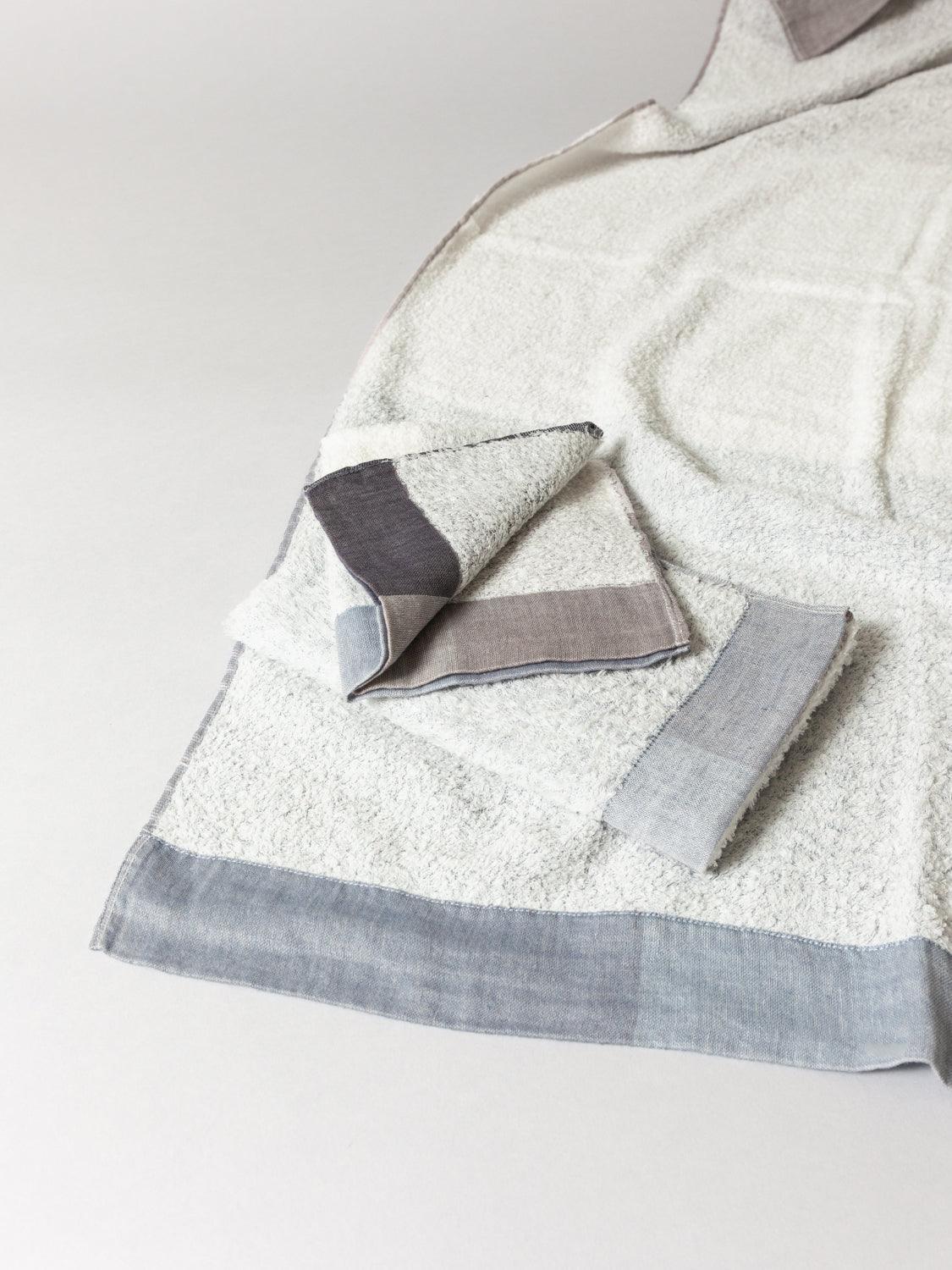 Premium Palette Towel - Soft, Absorbent & Quick-Drying Artist Towel for Watercolor, Acrylic & Oil Painting - Perfect Studio & Outdoor Use