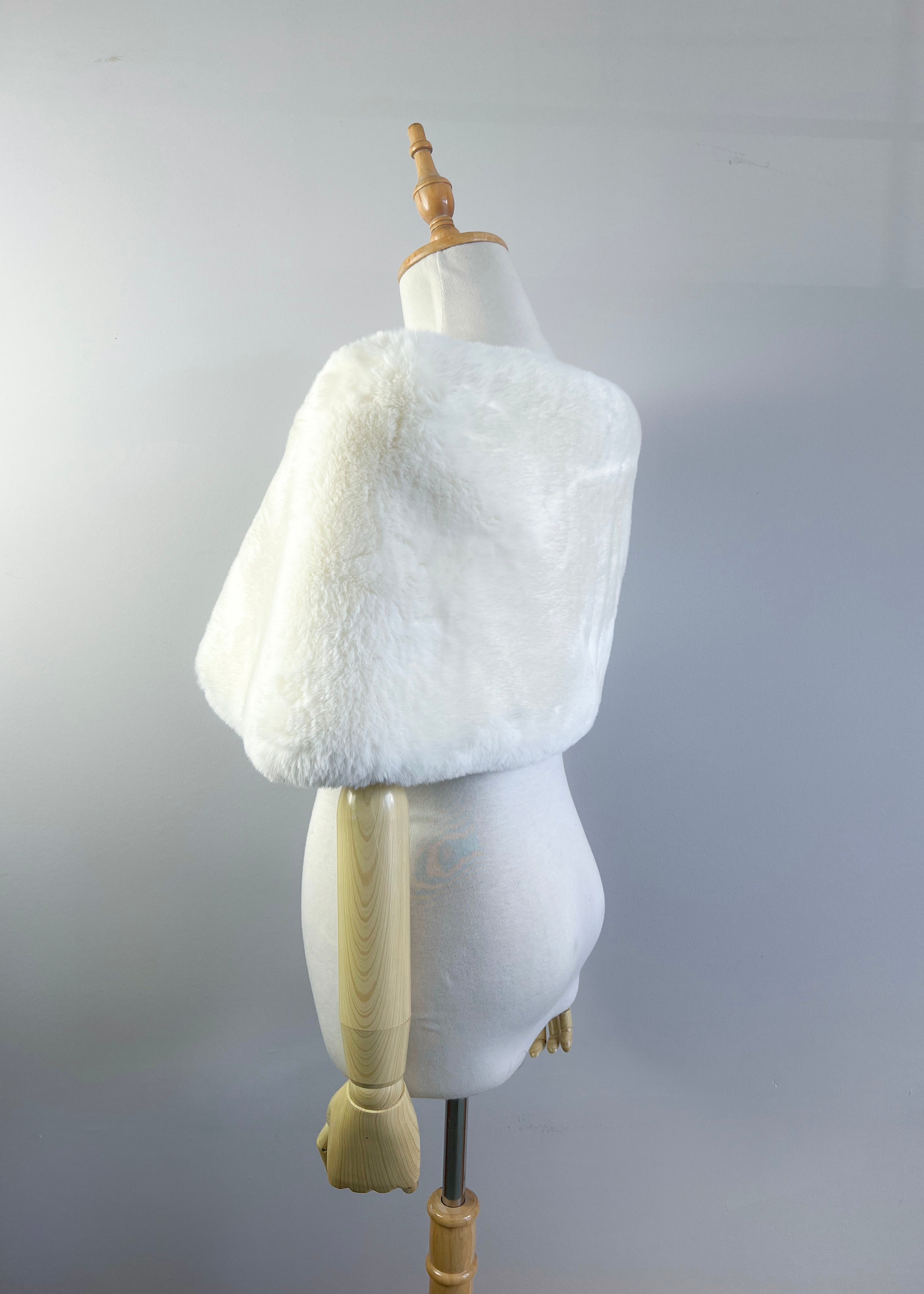 Ivory White Fur Wrap Shawl - Soft Faux Fur Stole for Women (Serena Ivy05) - Perfect for Weddings, Parties, and Winter Fashion