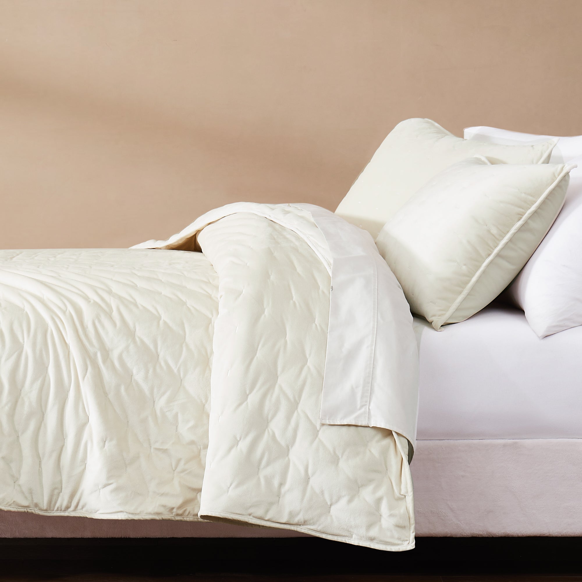 Haven Velvet Embroidered Quilt Set - Ultra Soft 3-Piece Bedding Set for Queen/King Size Beds | Luxury Bedroom Decor & Cozy Winter Nights