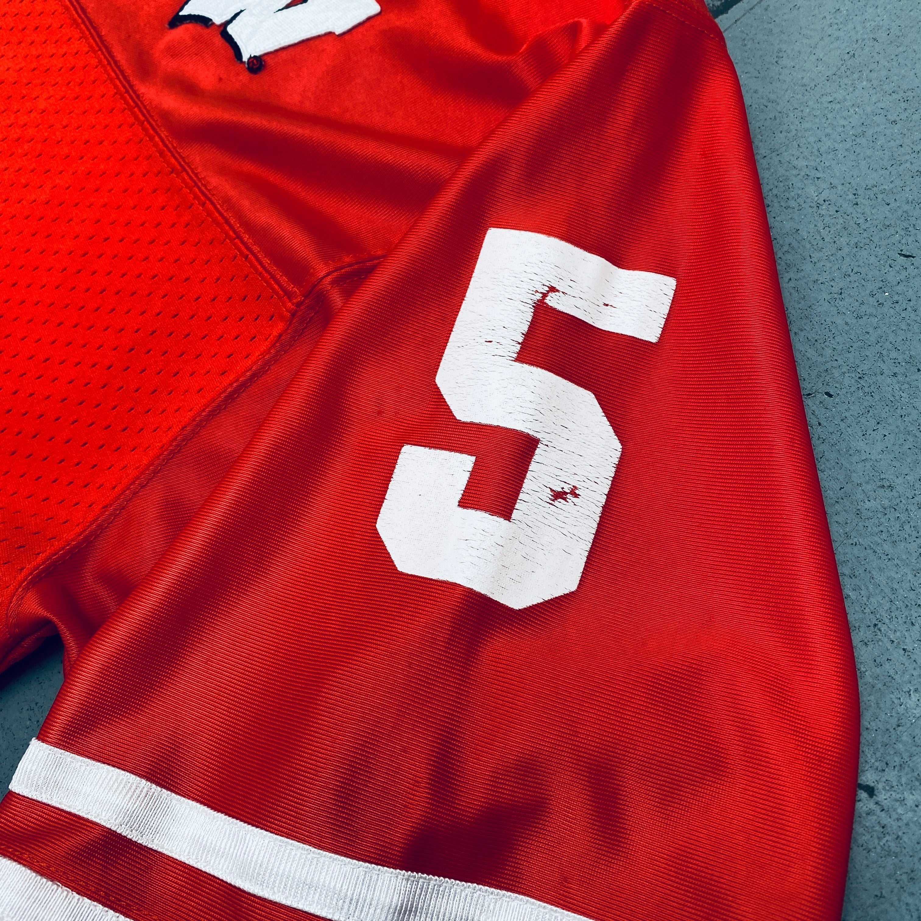 Adidas Wisconsin Badgers #5 Brooks Bollinger Jersey XL - Official College Football Fan Gear for Game Day & Tailgating