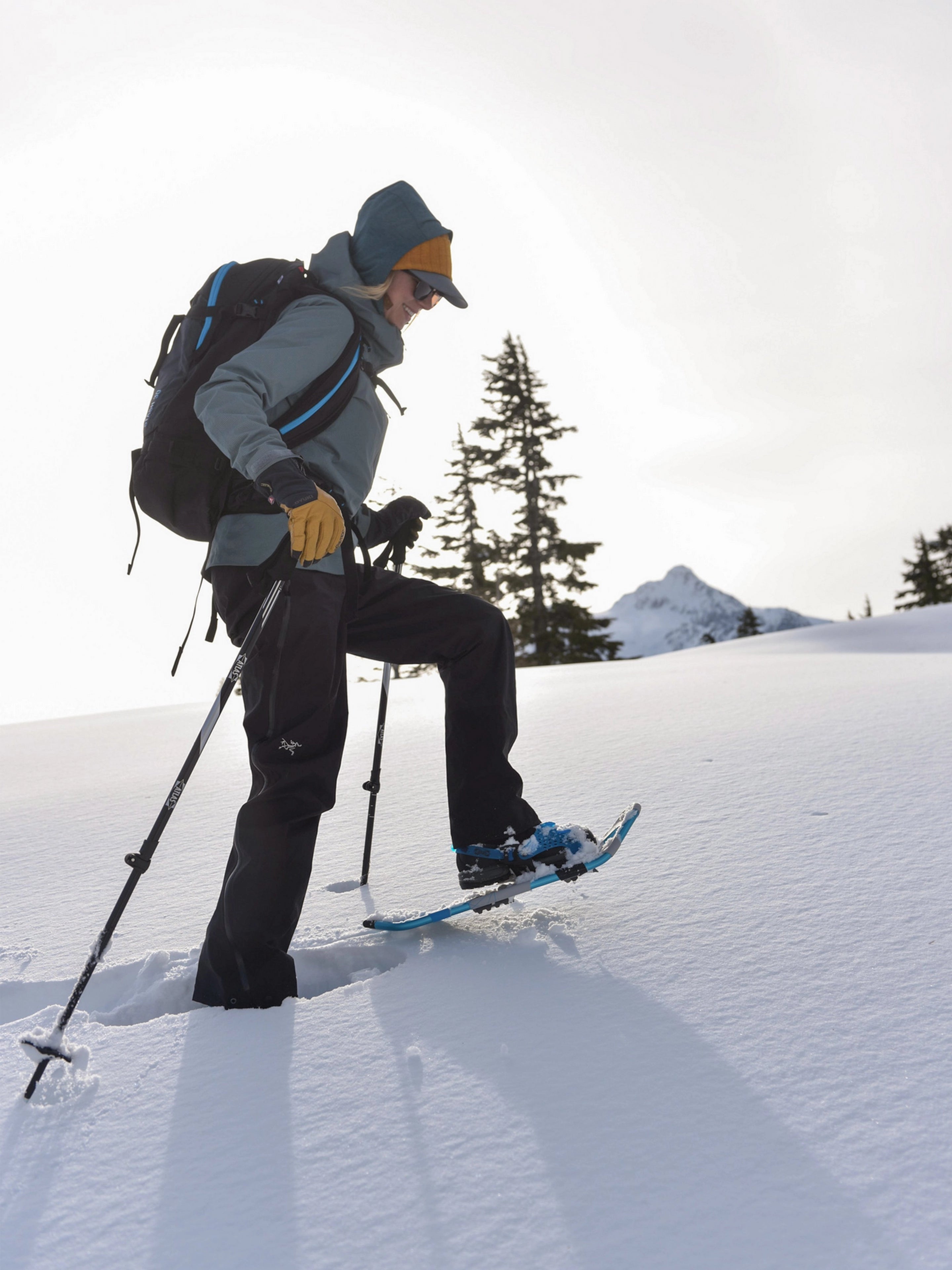 Access Elektra Women's Snowshoes - 27 Inch Lightweight Winter Hiking Shoes for Snow Trekking & Outdoor Adventures