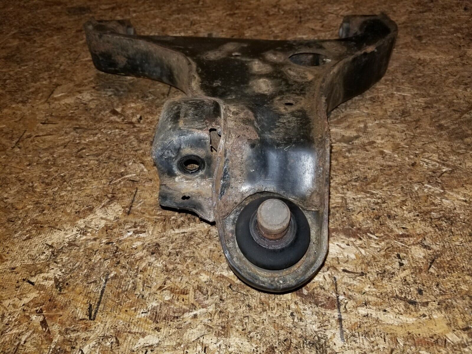 04-07 Infiniti QX56 Front Right Lower Control Arm - OEM Replacement Part - Perfect for Suspension Repair & Off-Road Adventures