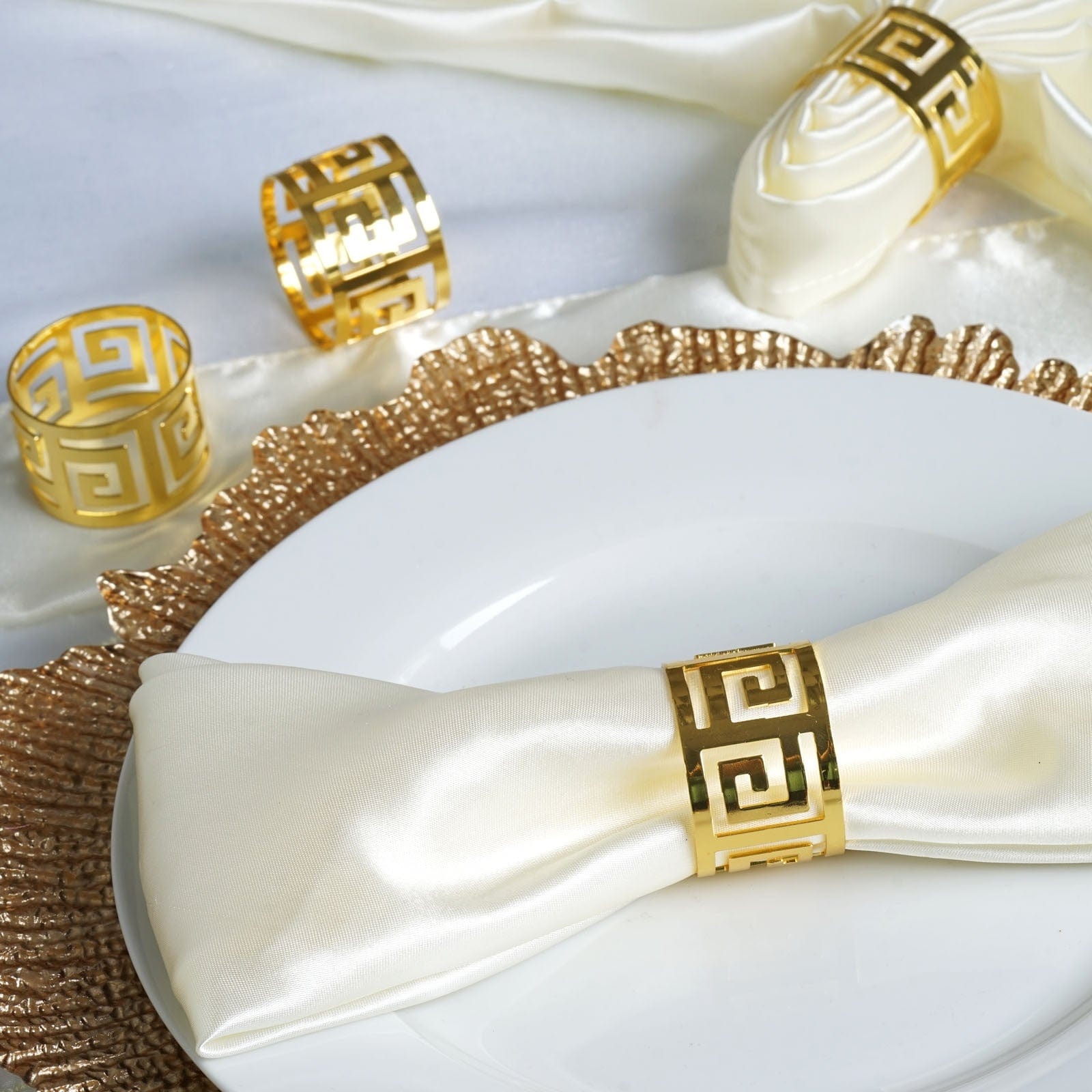 4 Pack Elegant Aluminum Napkin Rings - Perfect for Wedding, Dinner Party, and Holiday Table Decor - Ideal Gift for Hosts and Home Decor Enthusiasts