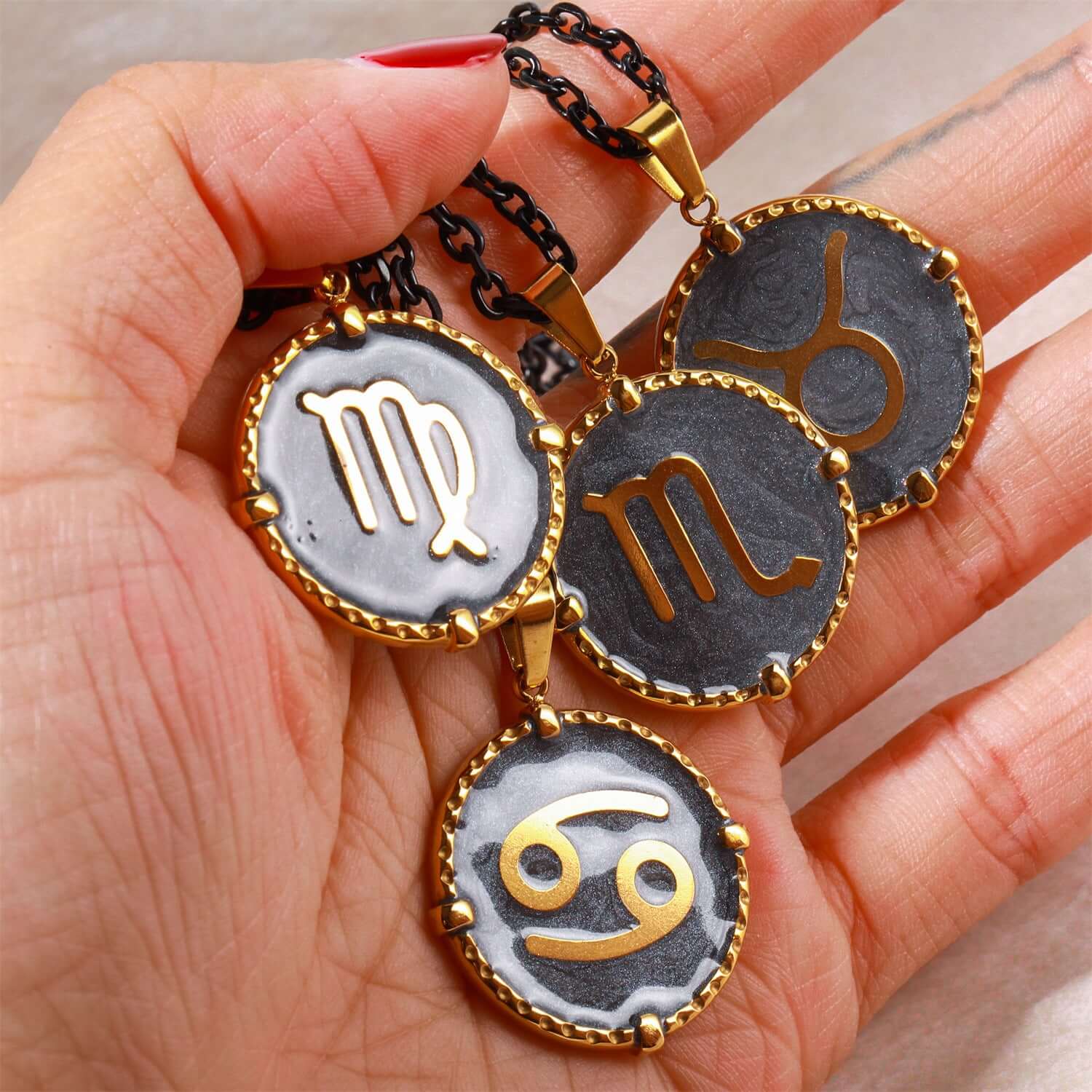 18K Gold Retro Zodiac Astrology Pendant Necklace - Personalized Horoscope Jewelry Gift for Women | Perfect for Birthday, Anniversary & Spiritual Occasions