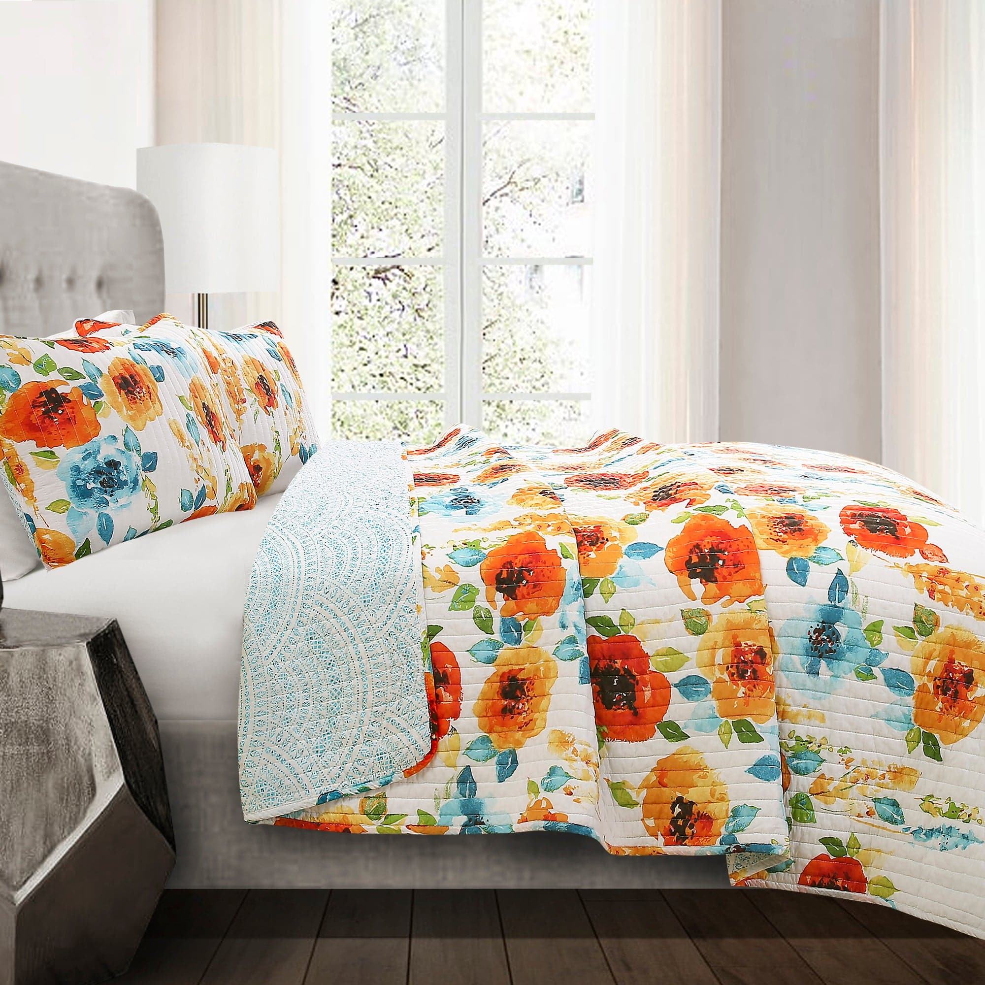 Percy Bloom Quilt 3-Piece Bedding Set - Soft Floral Comforter with Matching Pillow Shams - Perfect for Master Bedroom, Guest Room & Cozy Home Decor