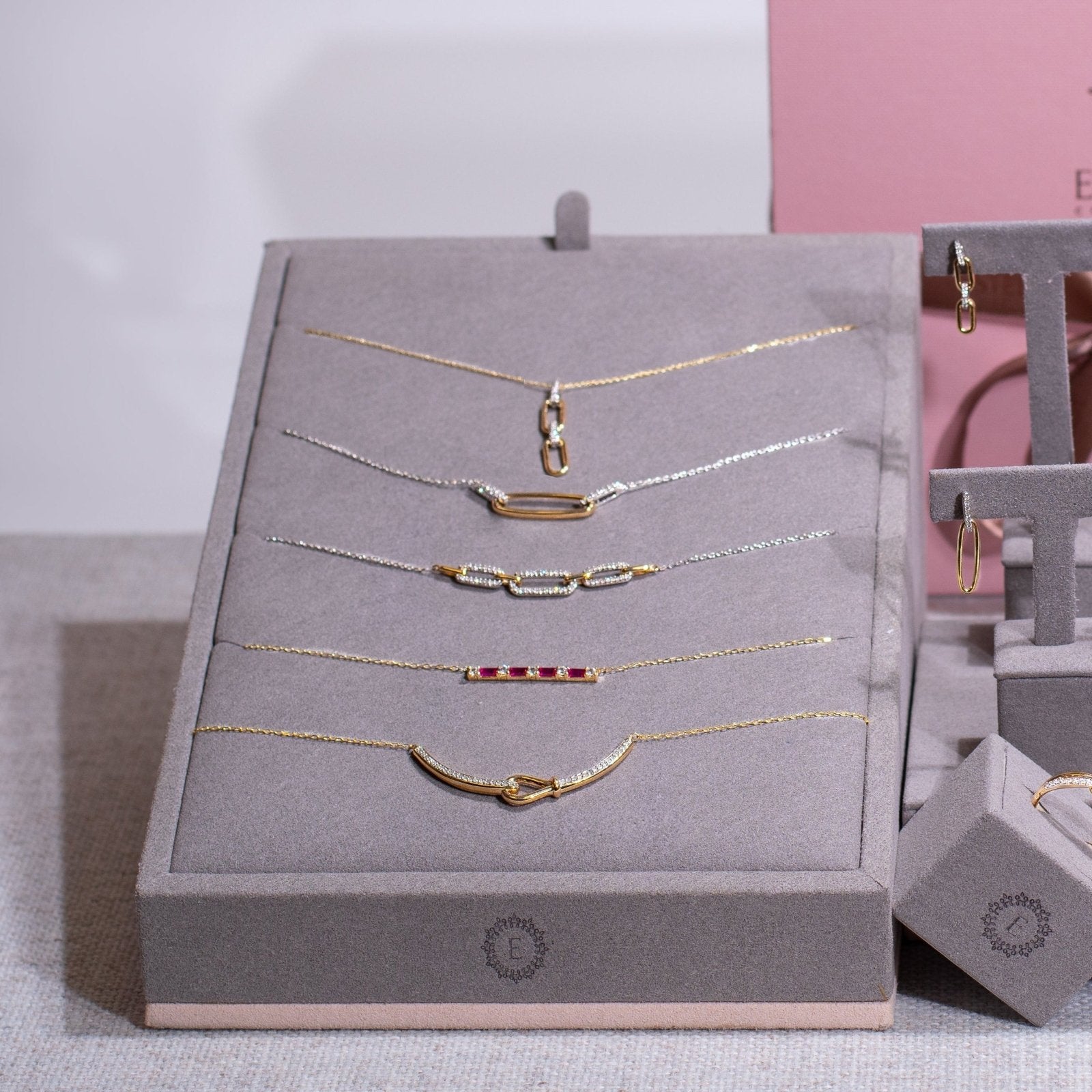 10k Yellow Gold Interlocking Diamond Oval Pendant with 7-Link Chain Necklace - Elegant Jewelry for Women, Perfect Gift for Anniversary, Valentine's Day & Special Occasions