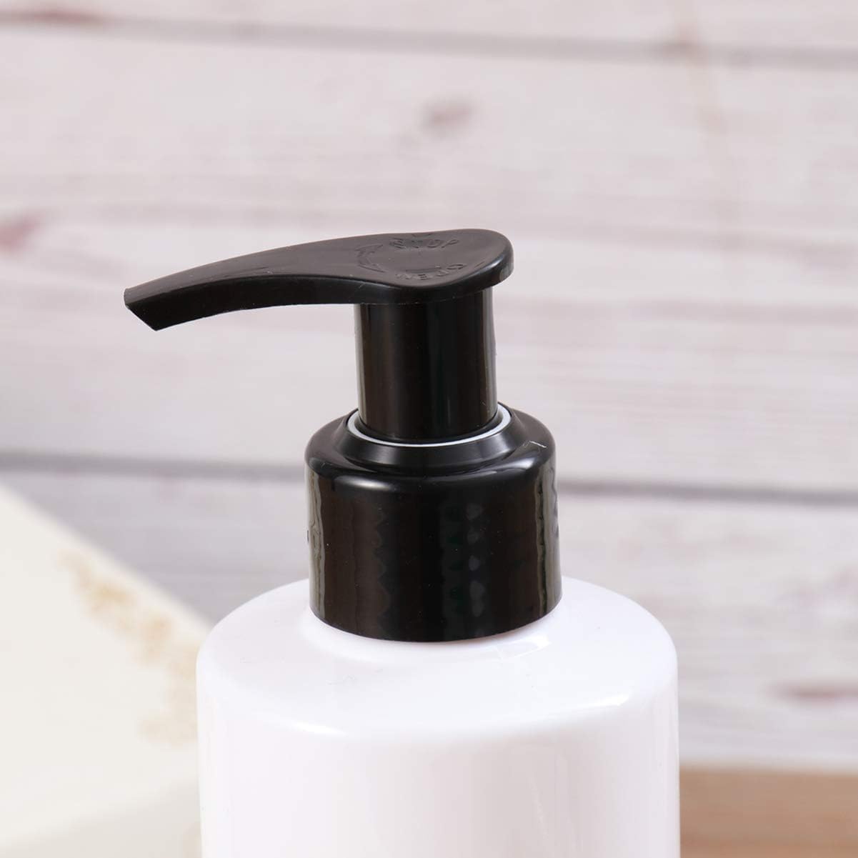 Refillable Empty Bottle with Pump - 200ML (2PCS) - Portable Dispenser for Makeup, Skincare Lotion, Shampoo & Perfume - White Bottle with Black Pump Lid - Ideal for Travel, Gym & Home Organization