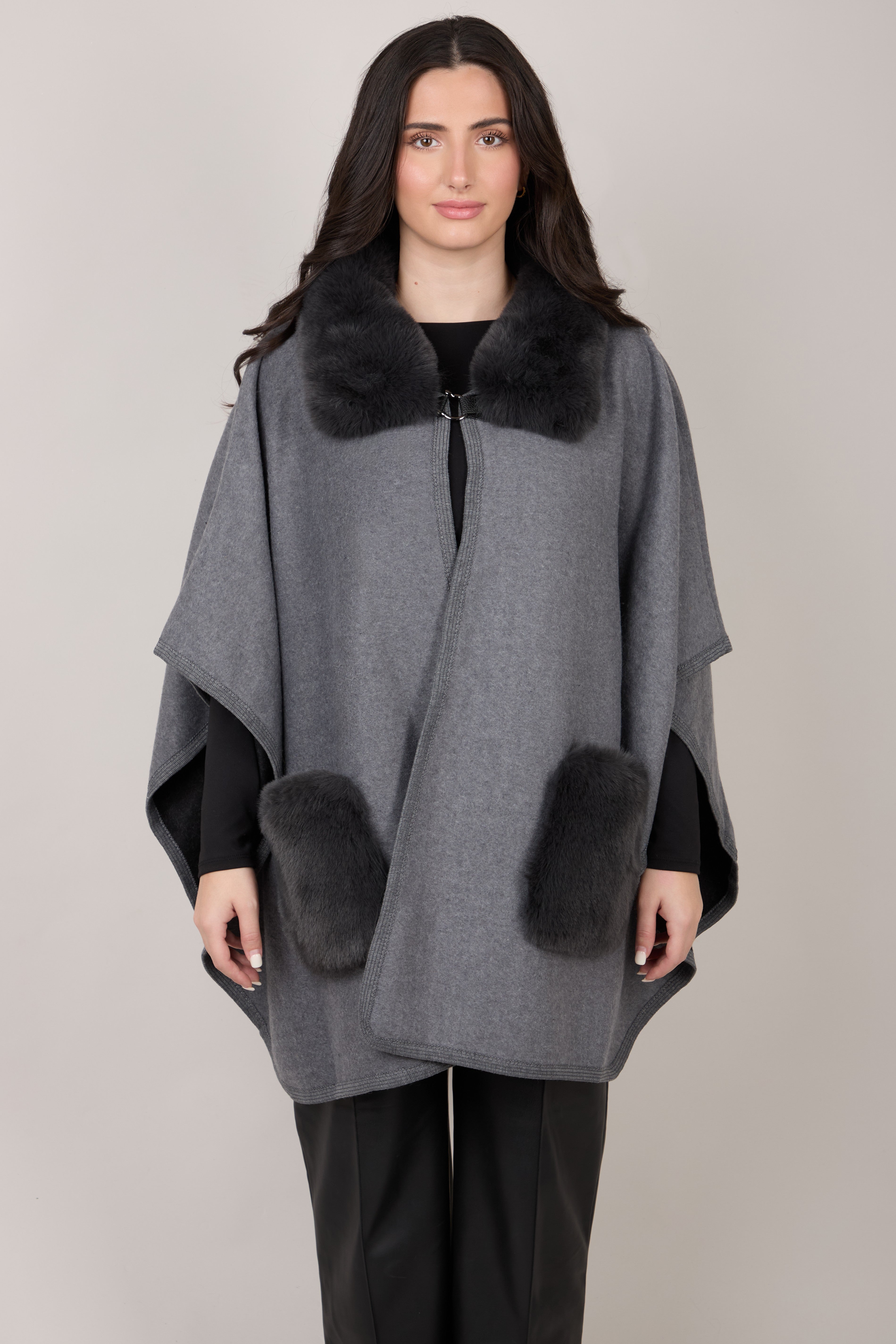 Soft Faux Fur Pocket Kimono Robe - Cozy Women's Loungewear for Home Relaxation & Spa Days