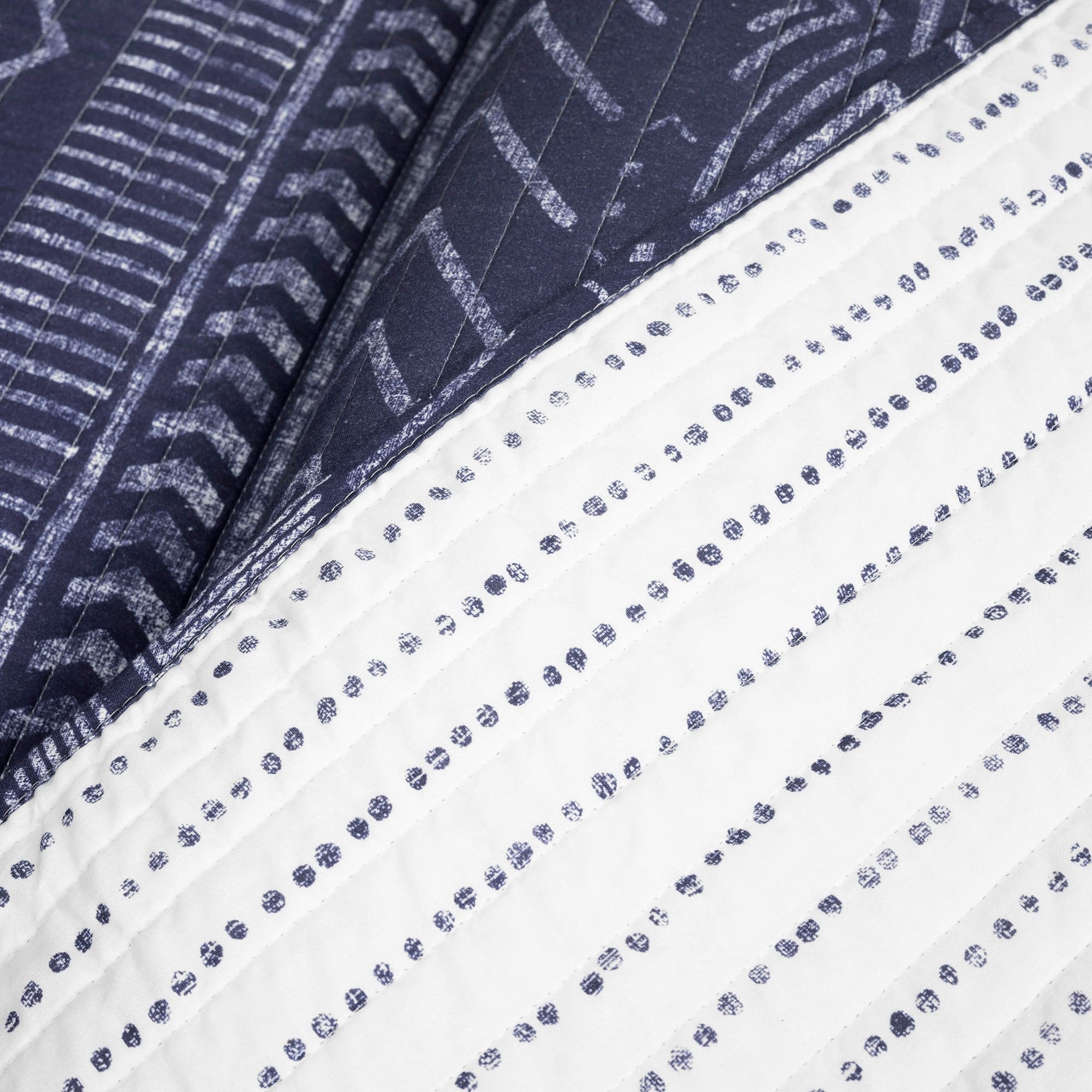 Hygge Geo Quilt 3 Piece Set - Soft Geometric Pattern Bedding for Cozy Bedroom Decor | Perfect for Master Bedroom, Guest Room & Dorm