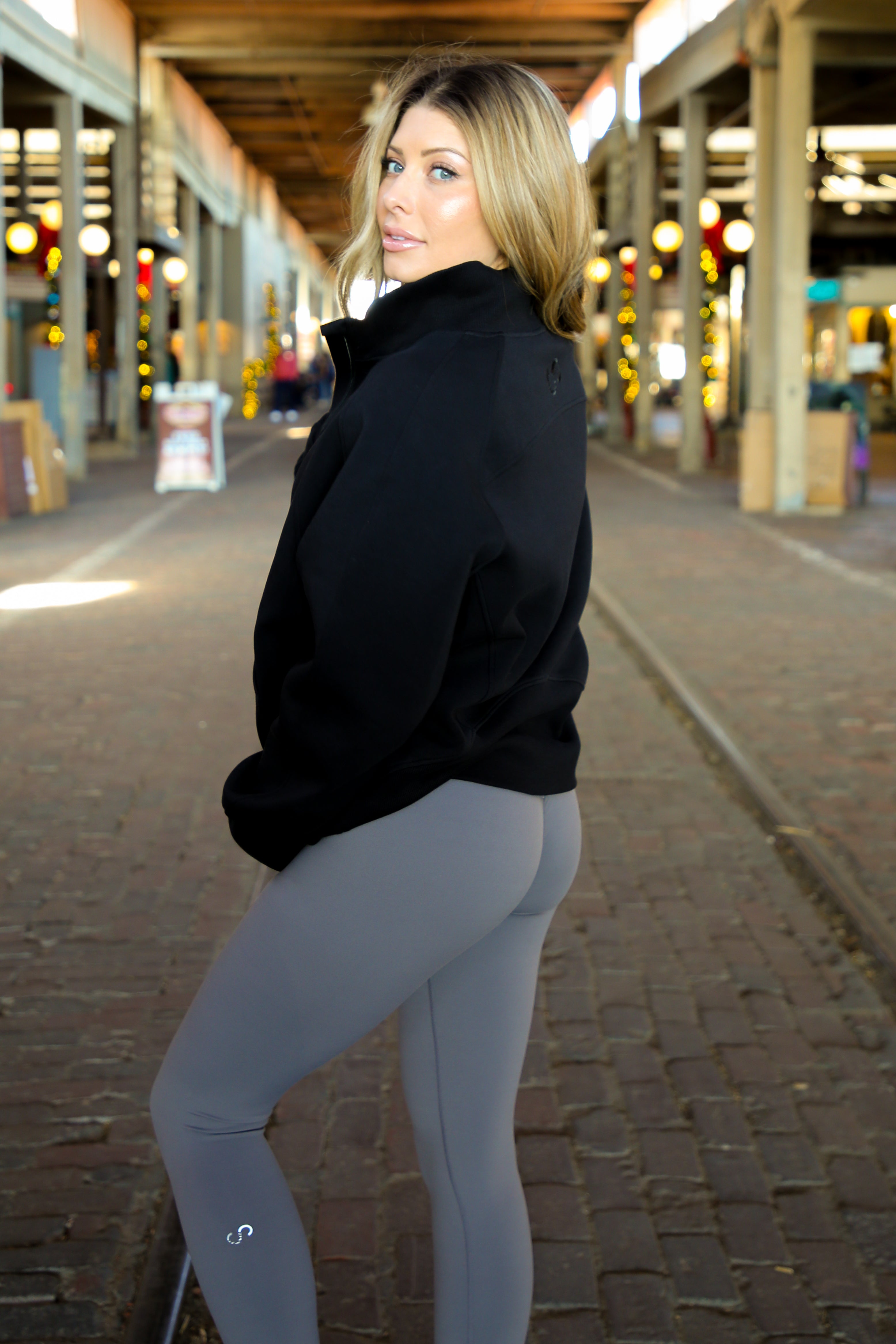 1/4 Zip Pullover for Men & Women - Lightweight Fleece Jacket, Black - Perfect for Running, Hiking & Outdoor Activities