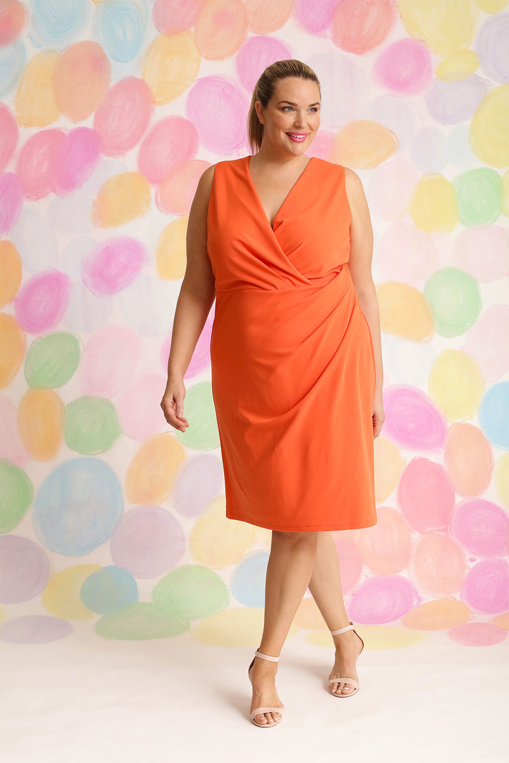 Maggy London Women's Crepe V-Neck Dress with Flattering Ruching & Slit Detail - Elegant Office to Evening Dinner Party Wear for Special Occasions
