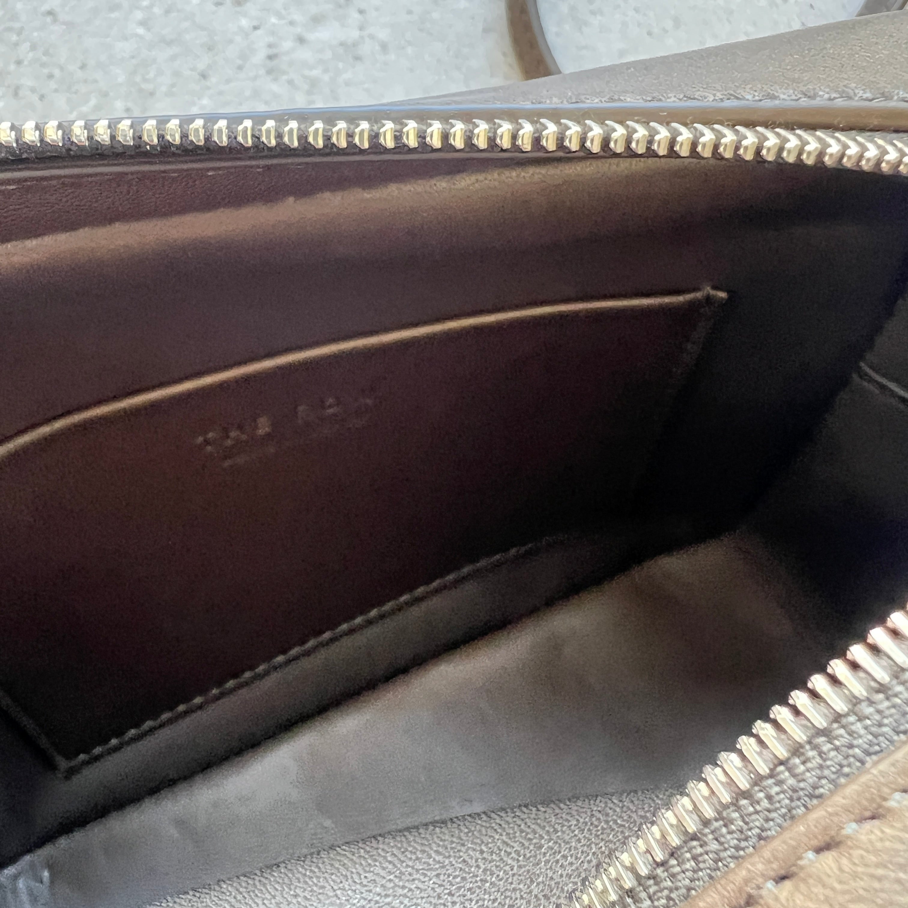 Regent Crossbody Bag for Women - Stylish Grey Leather Shoulder Purse - Perfect for Work, Travel & Everyday Use